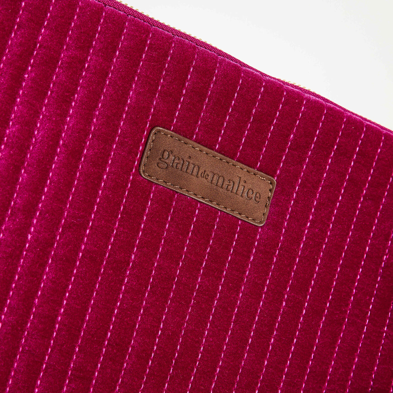 Pochette d'ordinateur velours matelassé