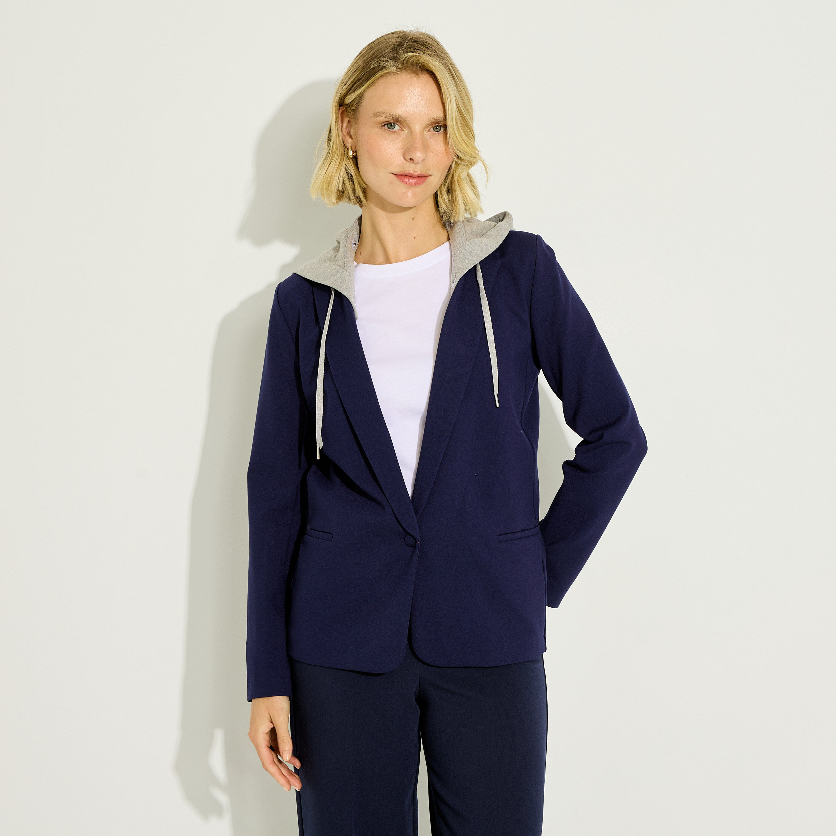 Blazer en maille &agrave; capuche femme