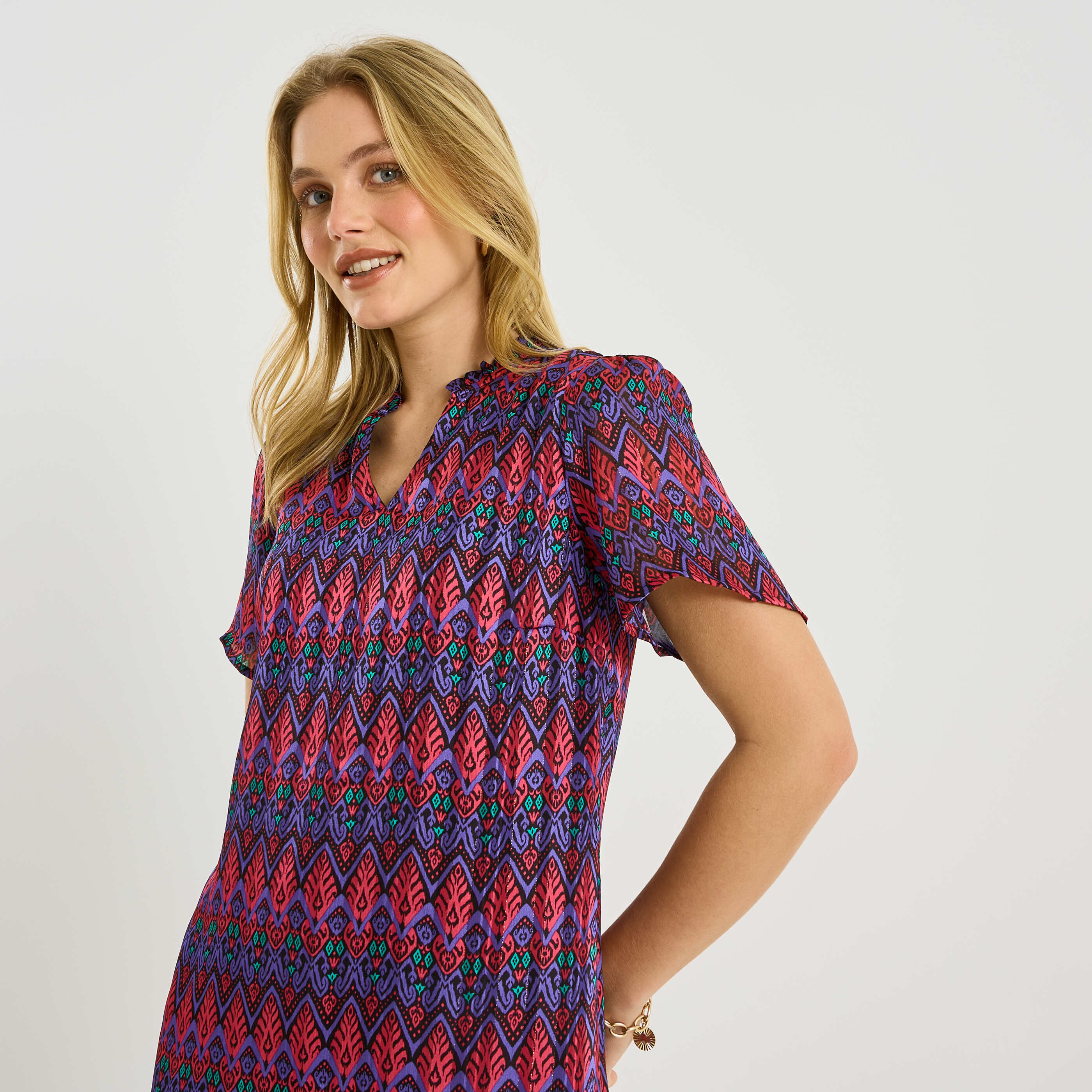 Robe courte fluide imprim&eacute; g&eacute;om&eacute;trique
