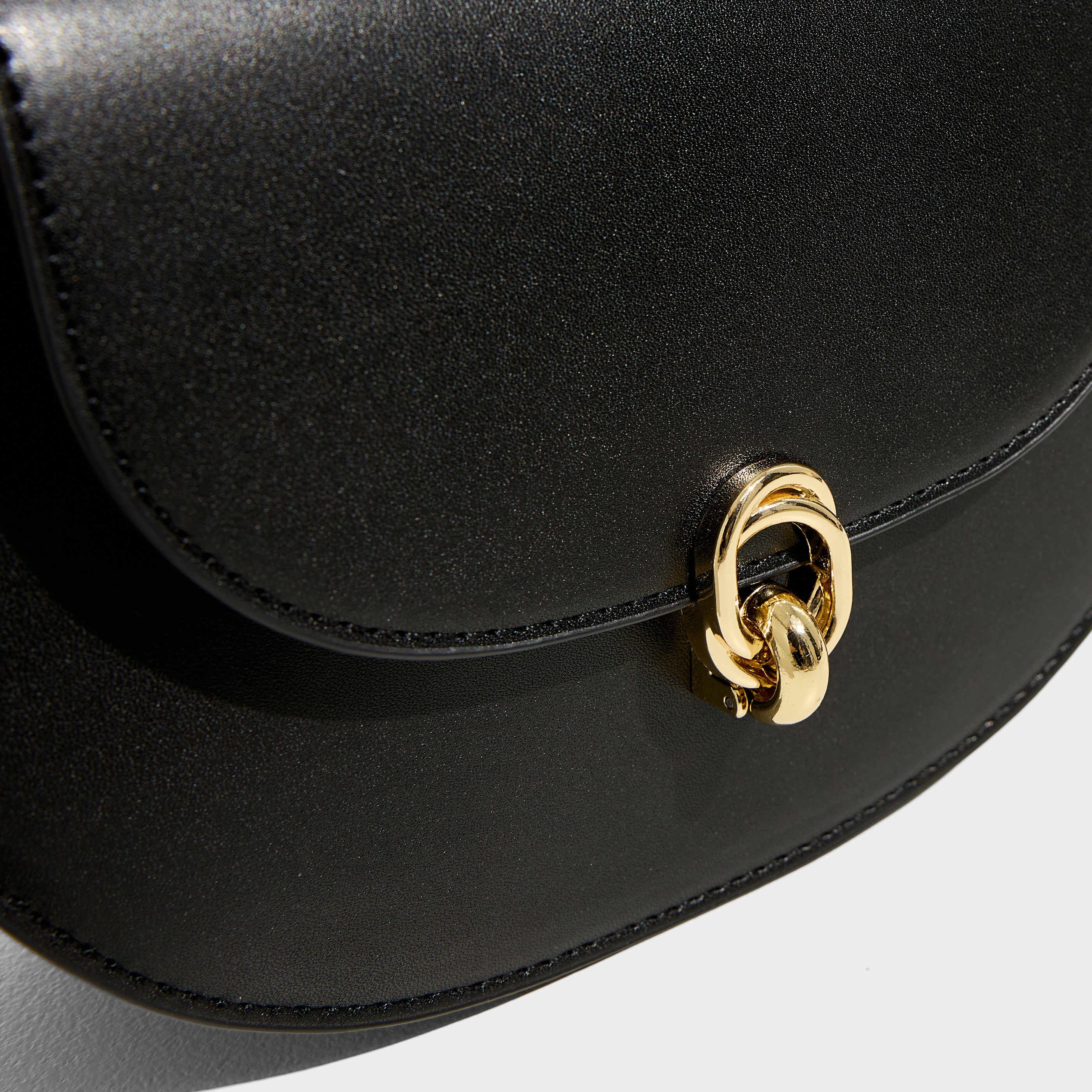 Sac bandouli&egrave;re demi-lune femme