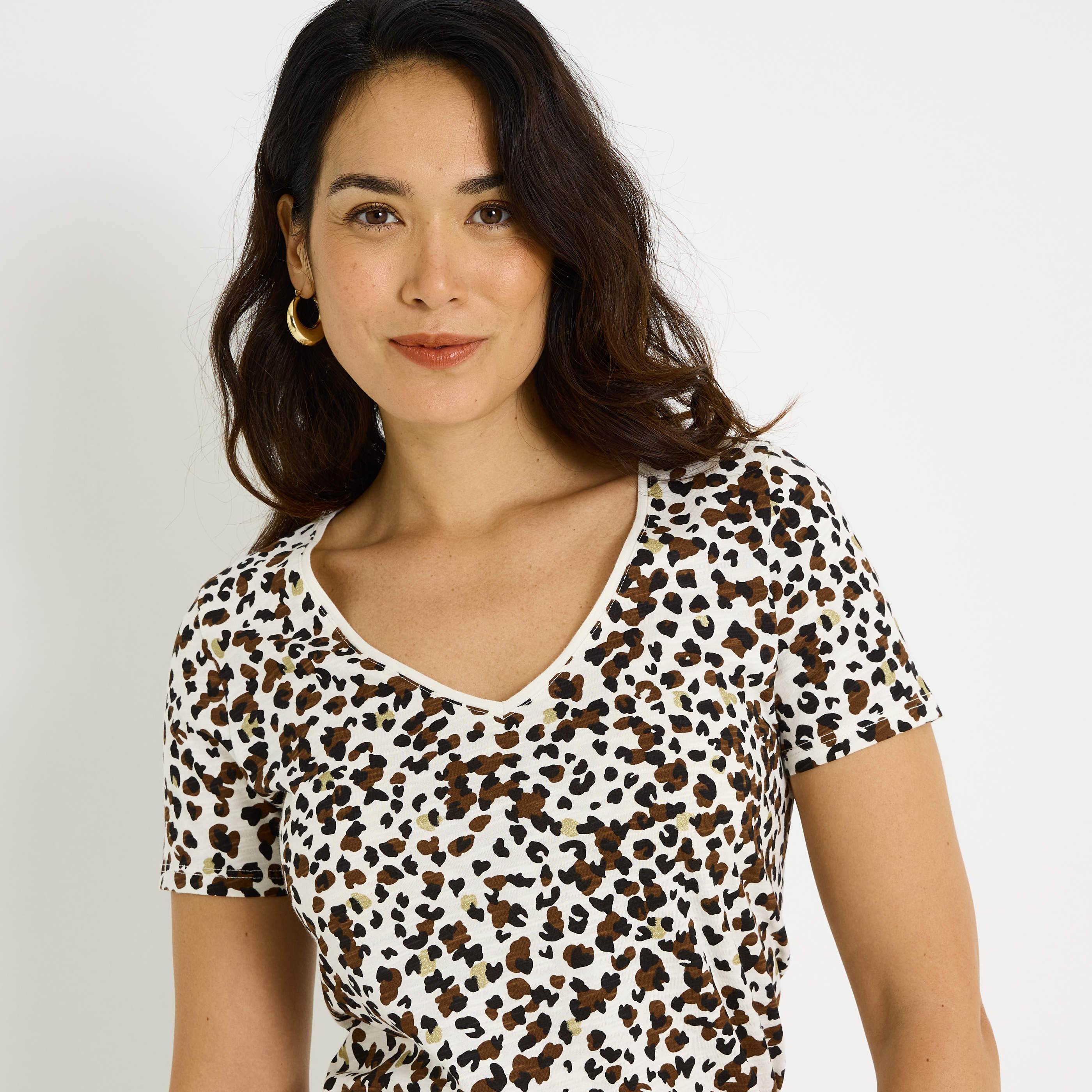 T-shirt col V imprim&eacute; femme