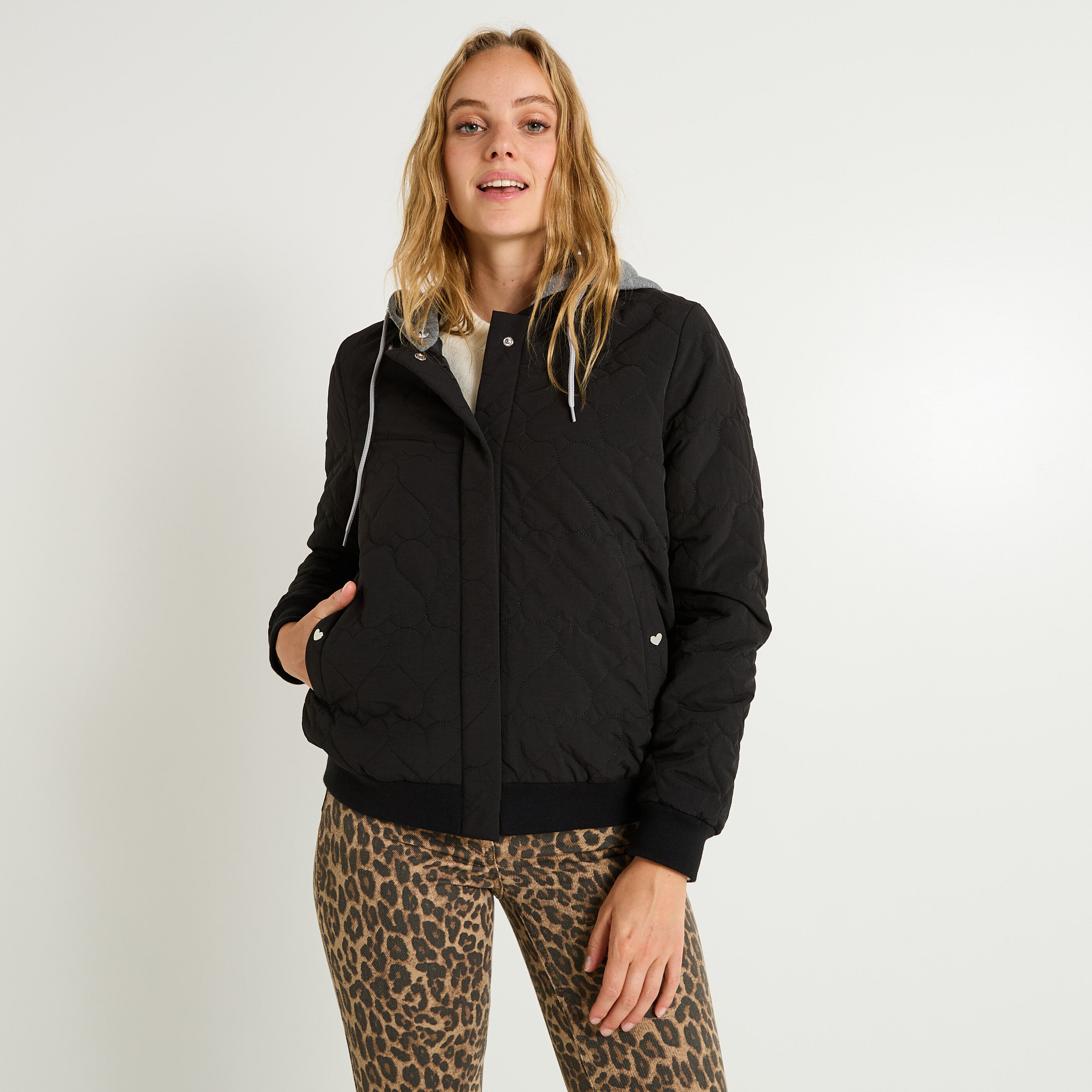 Doudoune l&eacute;g&egrave;re &agrave; capuche femme