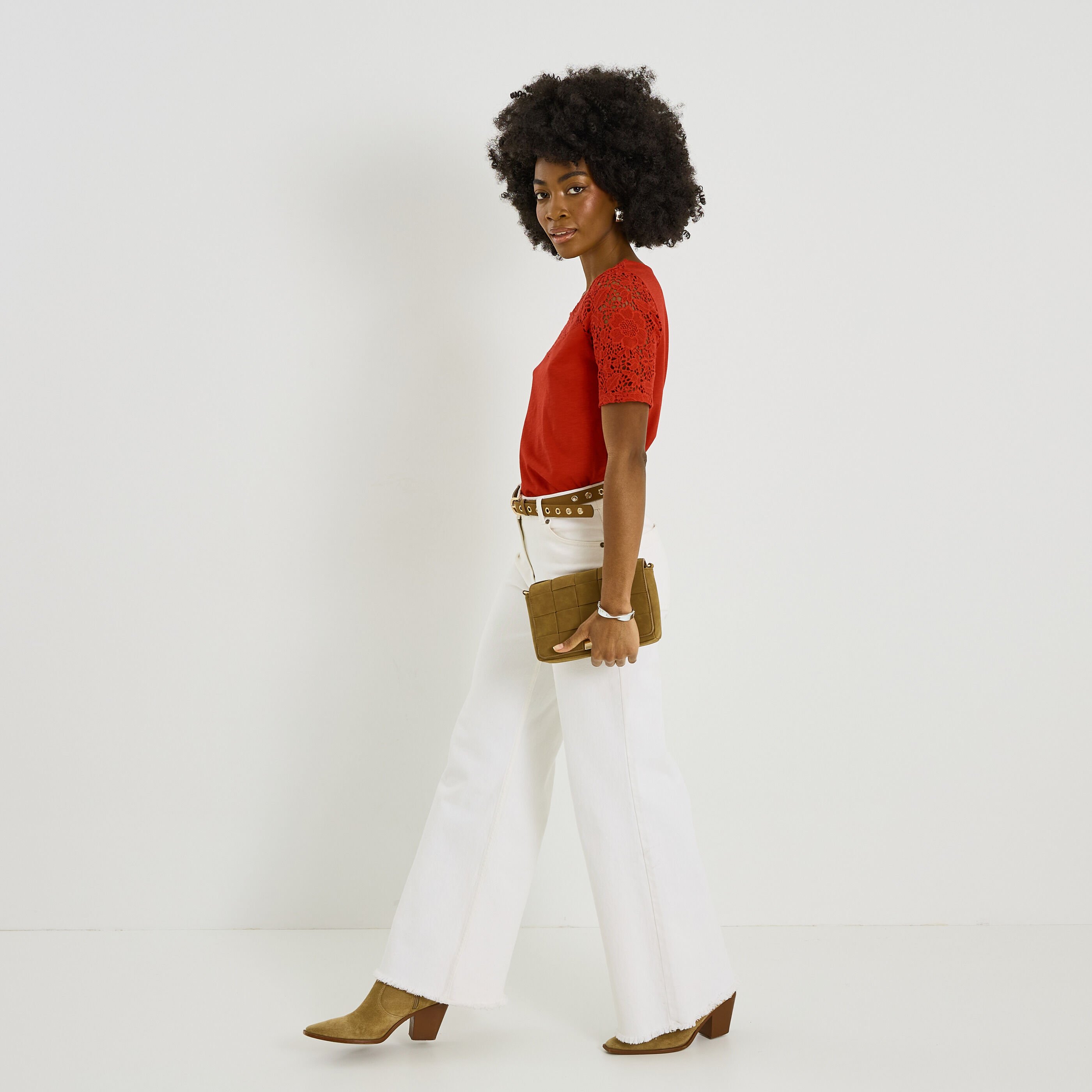 T-shirt d&eacute;tails ajour&eacute;s femme