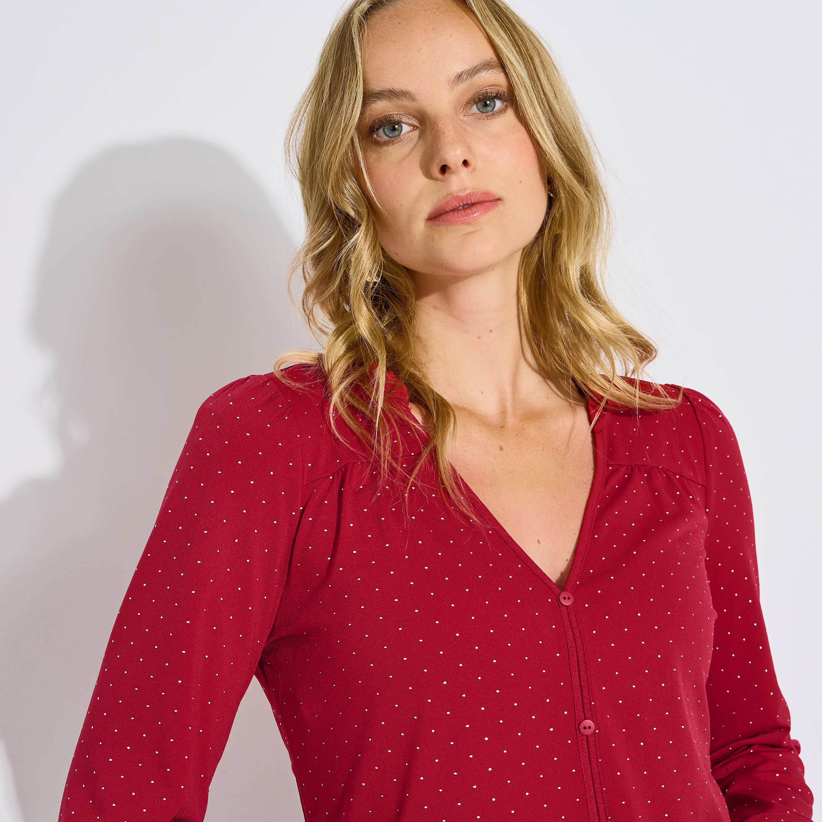 Blouse col V strass femme