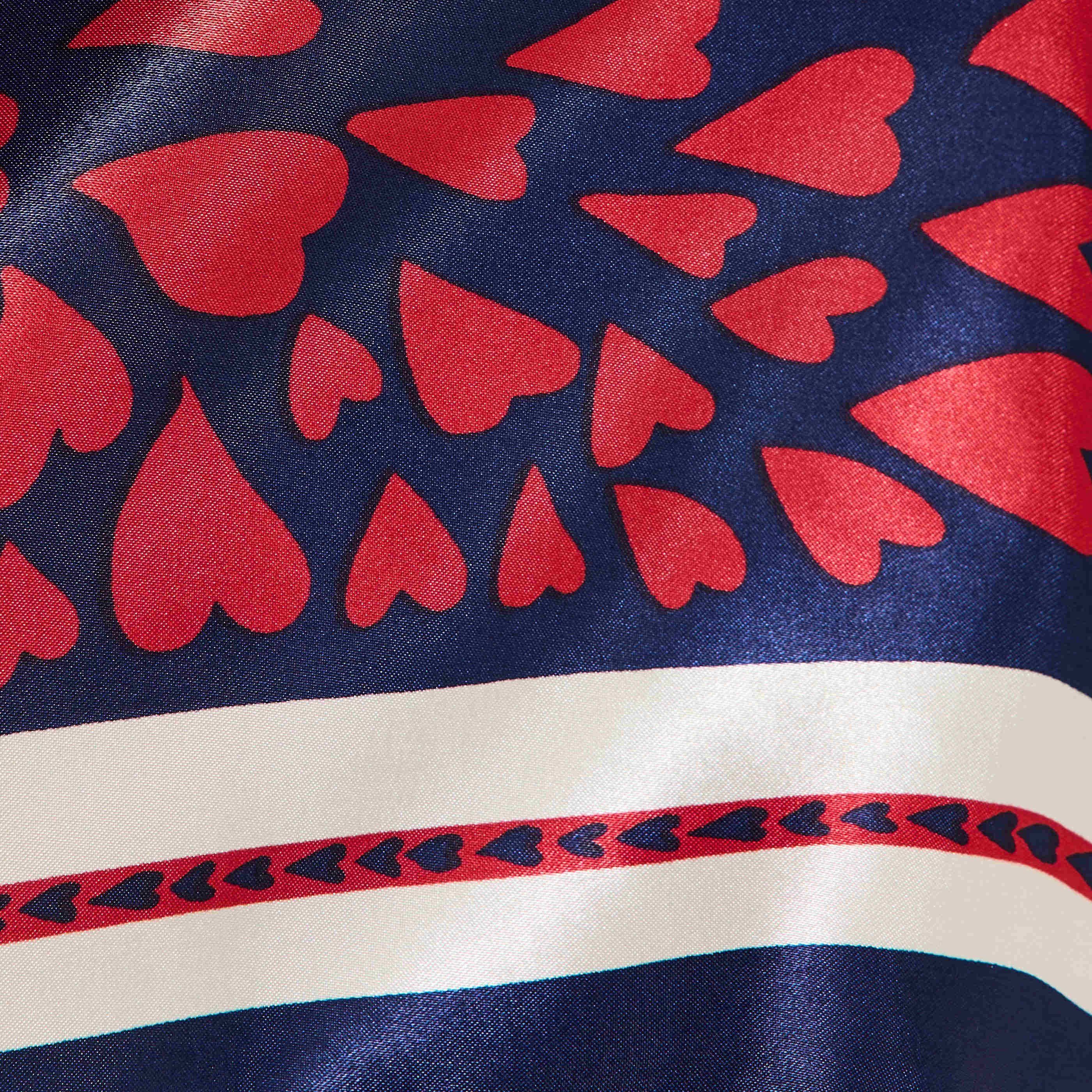 Foulard carr&eacute; motif c&oelig;urs 