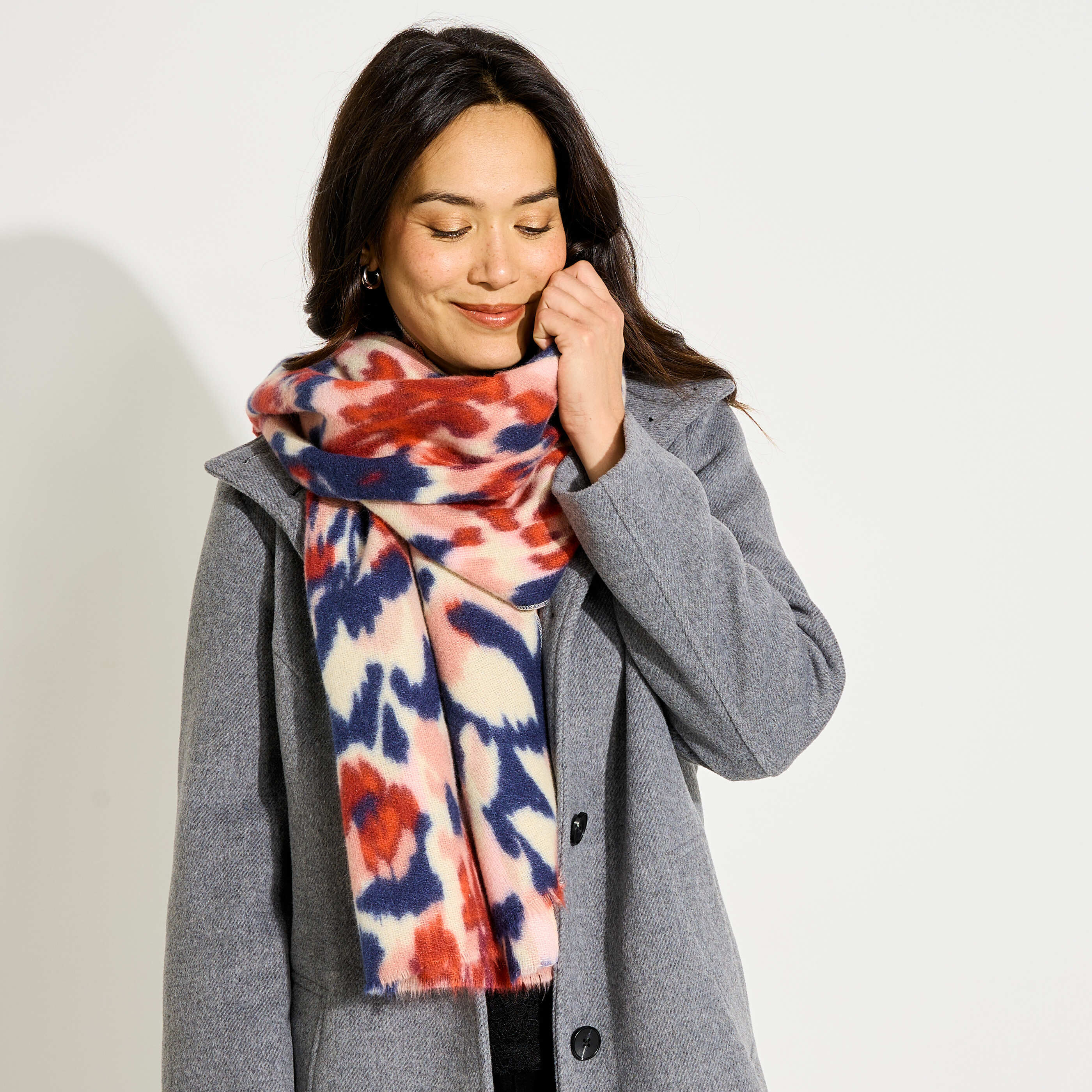 &Eacute;charpe douce motif fleurs femme
