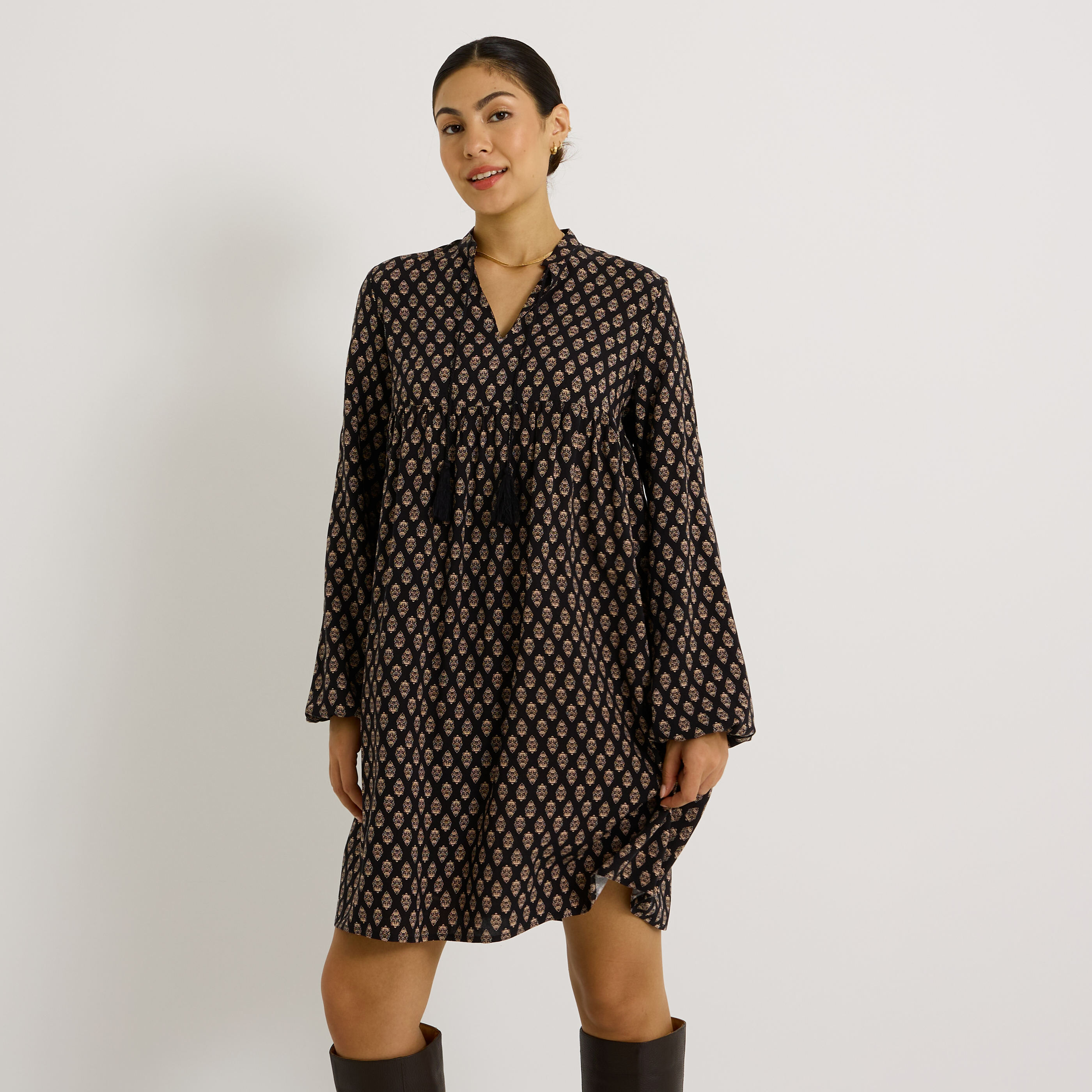 Robe imprim&eacute;e col V 