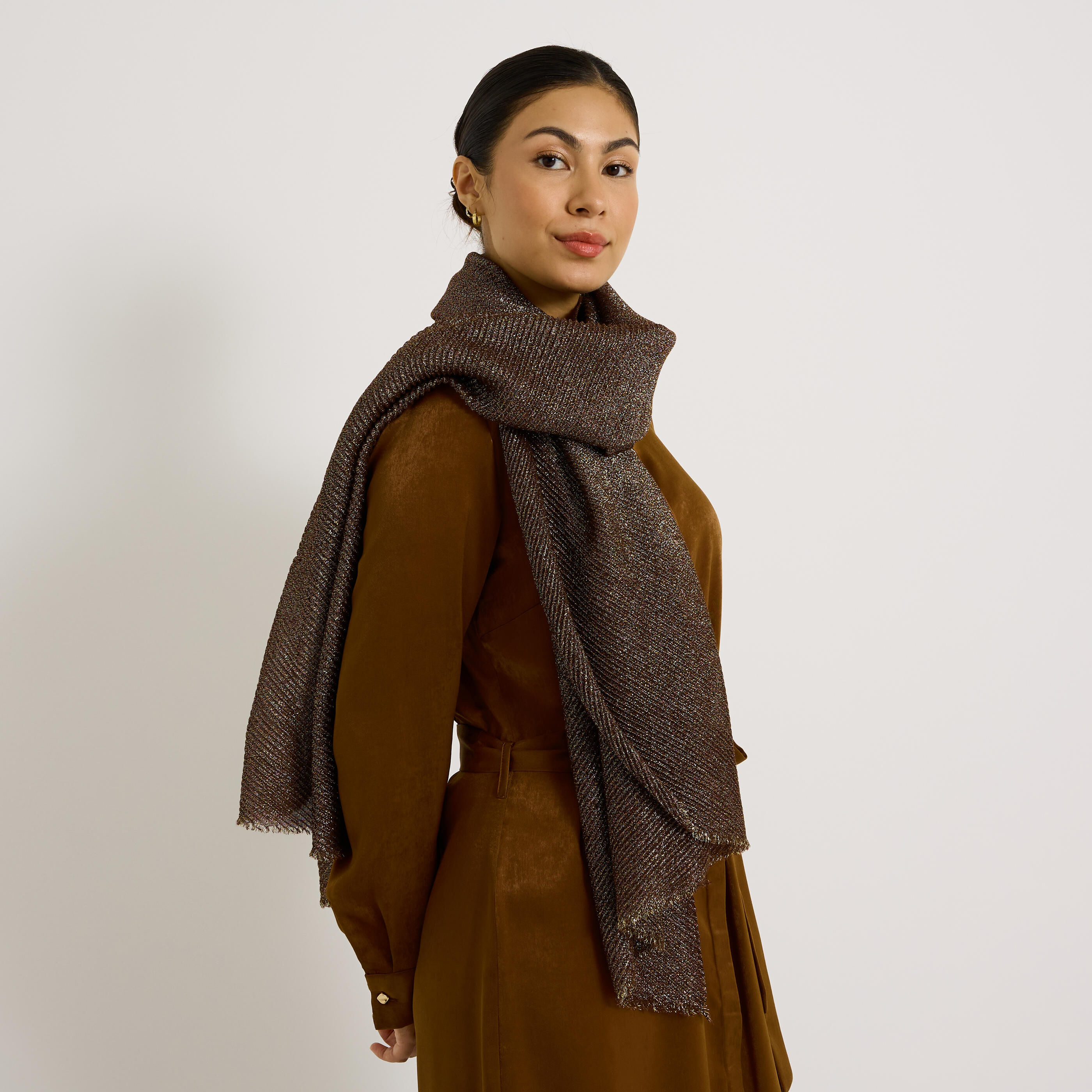 &Eacute;tole longue brillante femme