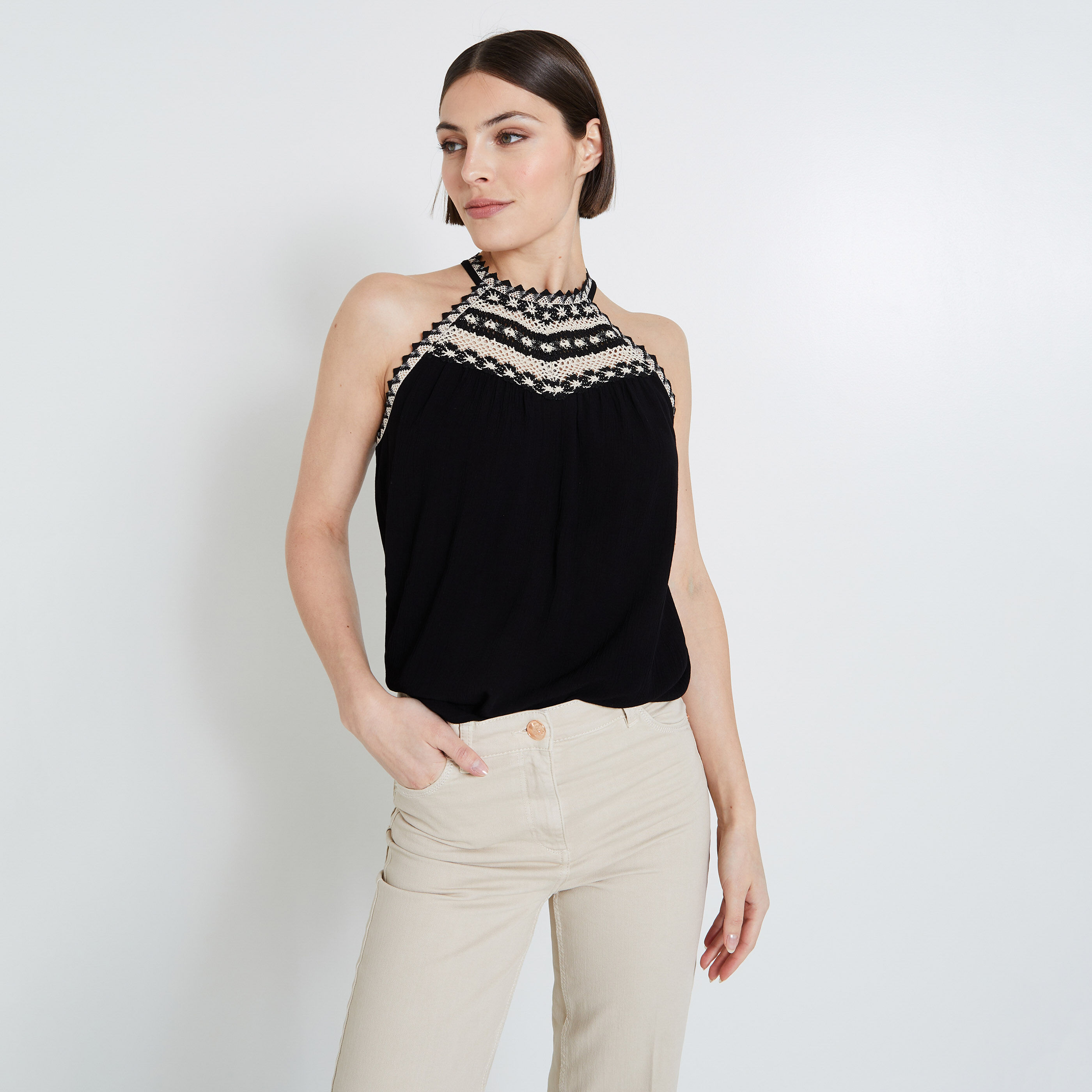 Top d&eacute;tails crochet femme