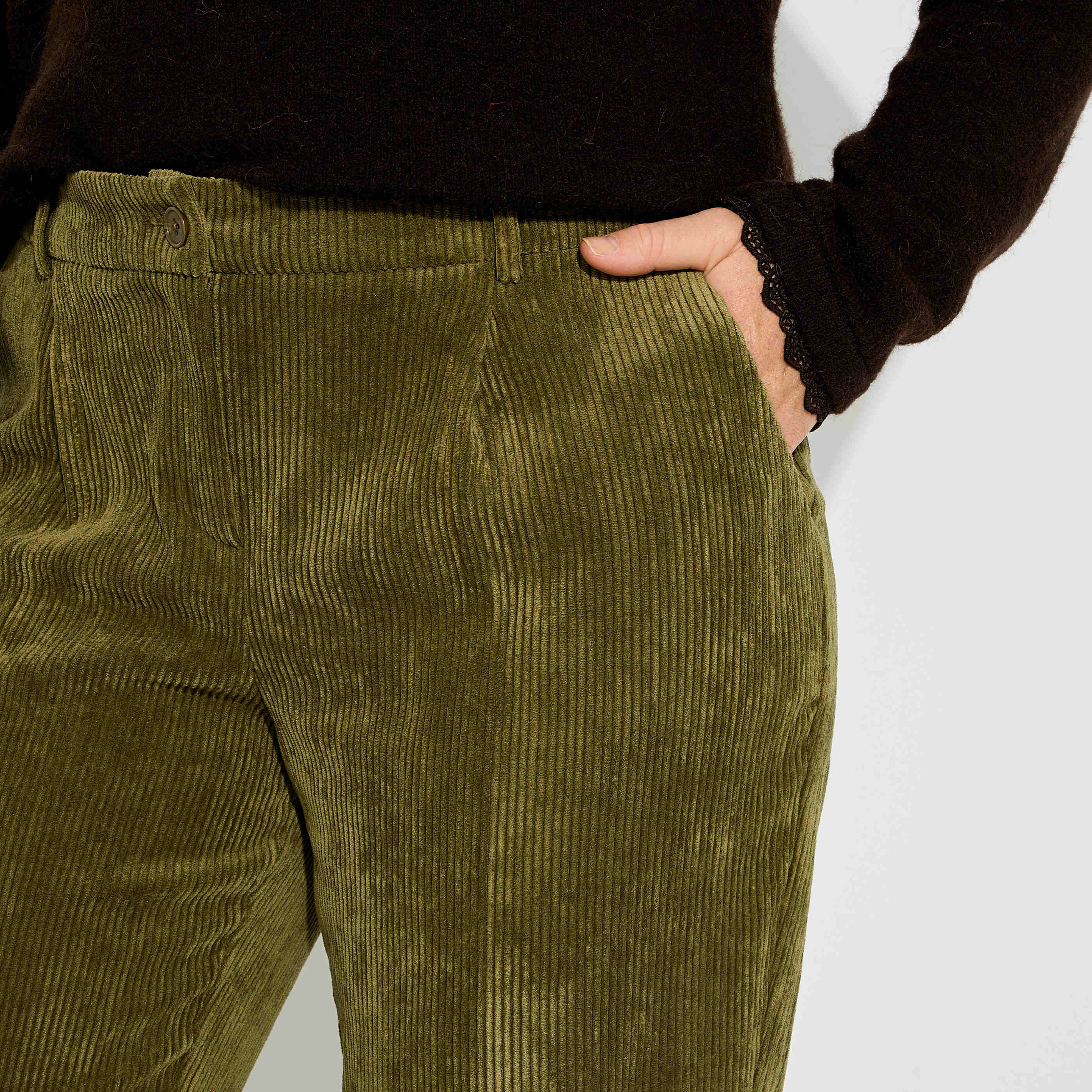 Pantalon chino velours &agrave; revers femme