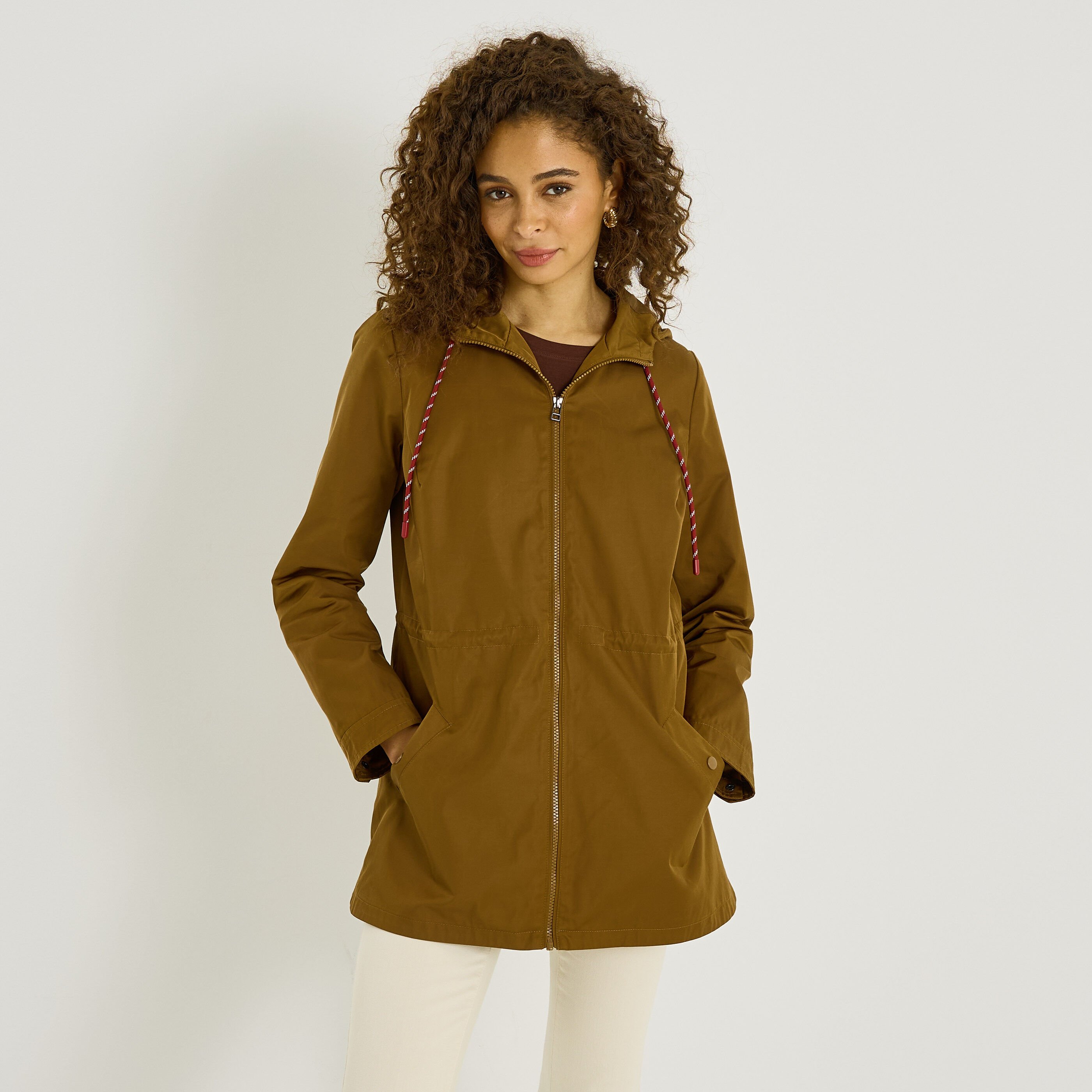 Parka l&eacute;g&egrave;re &agrave; capuche femme