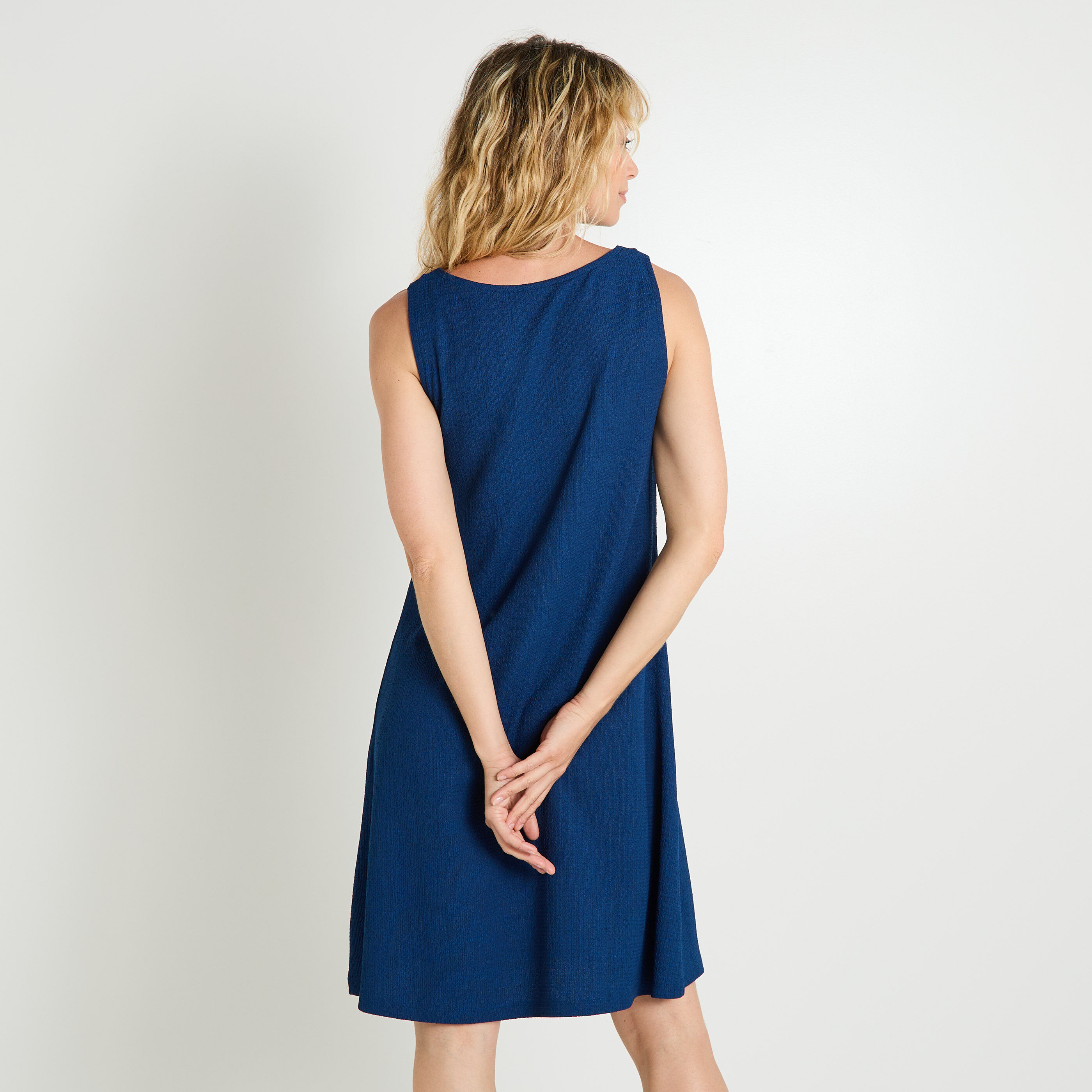 Robe en maille unie &agrave; col carr&eacute;