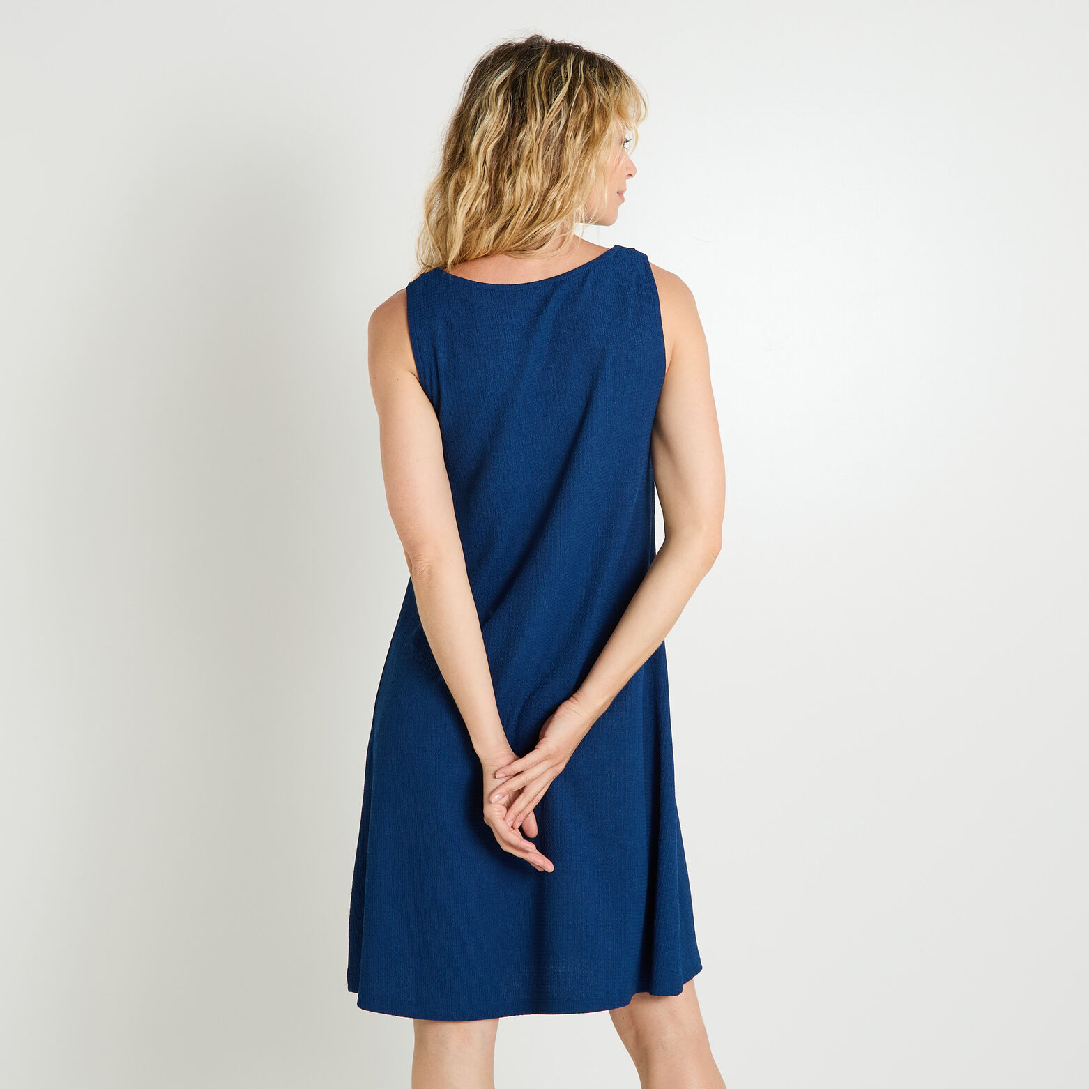 Robe en maille unie à col carré