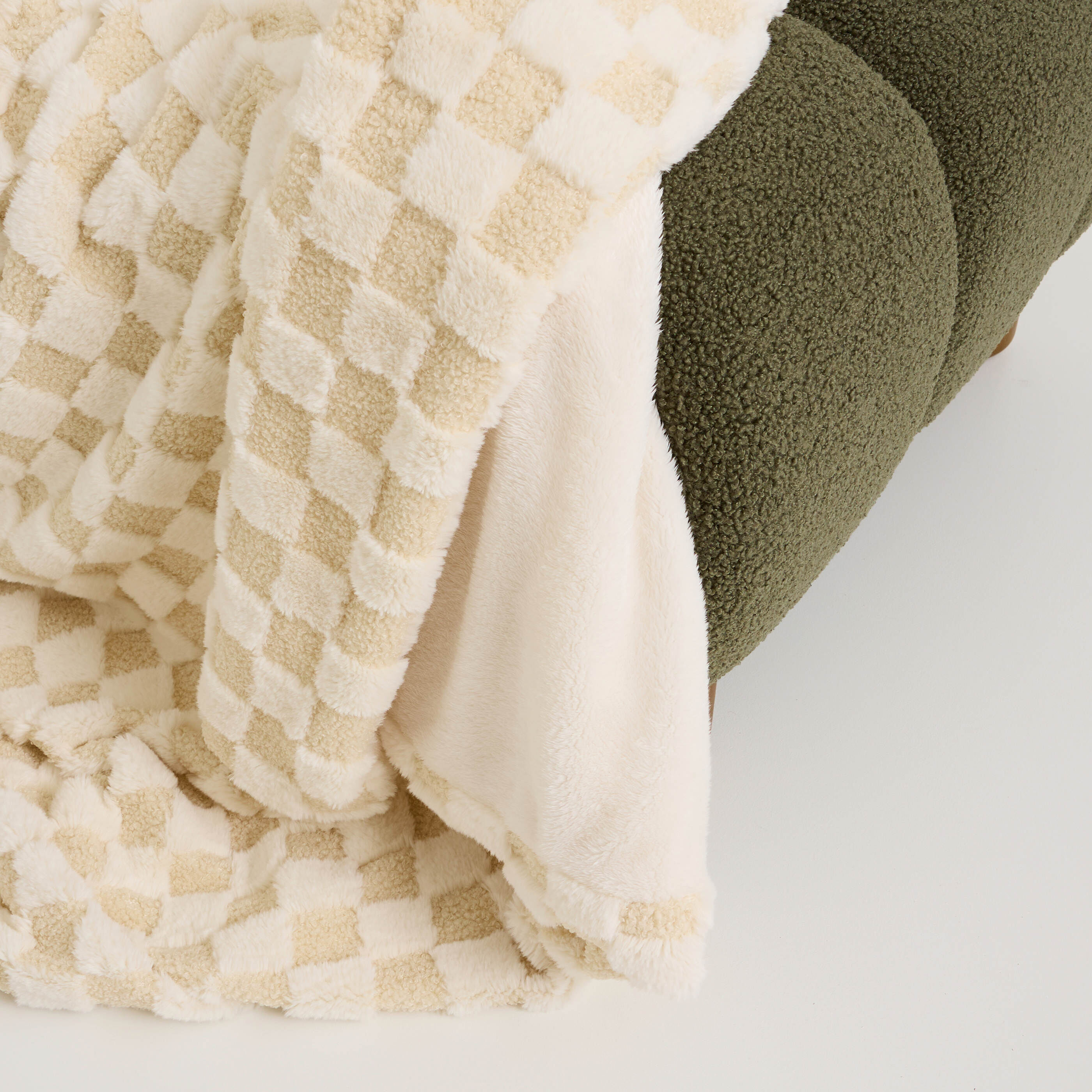 Plaid doux imprim&eacute; &agrave; carreaux femme