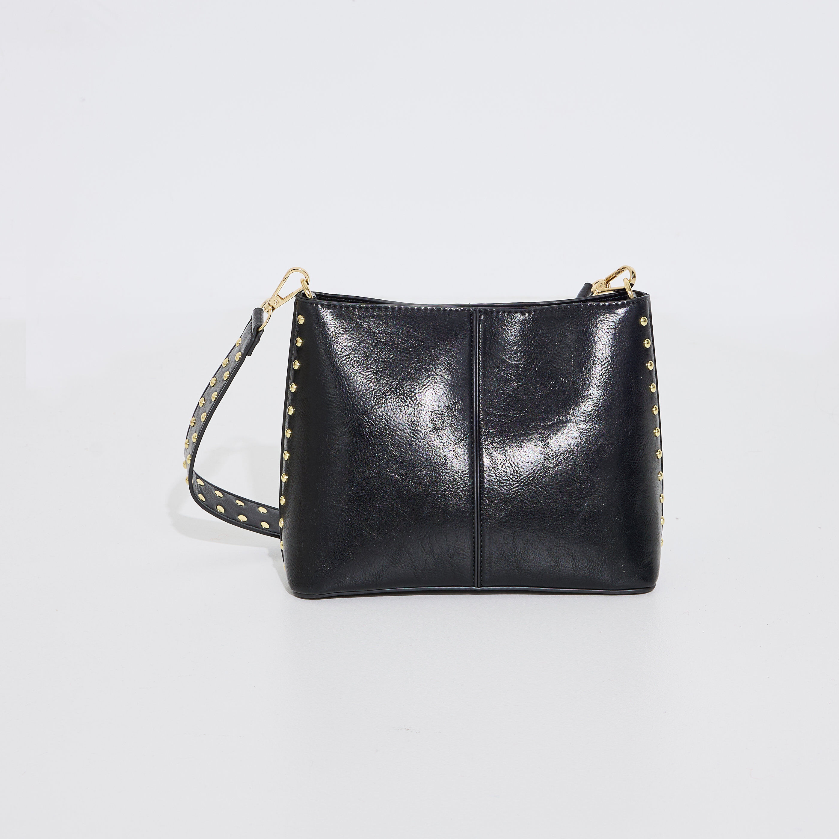 Sac seau anses clout&eacute;es femme
