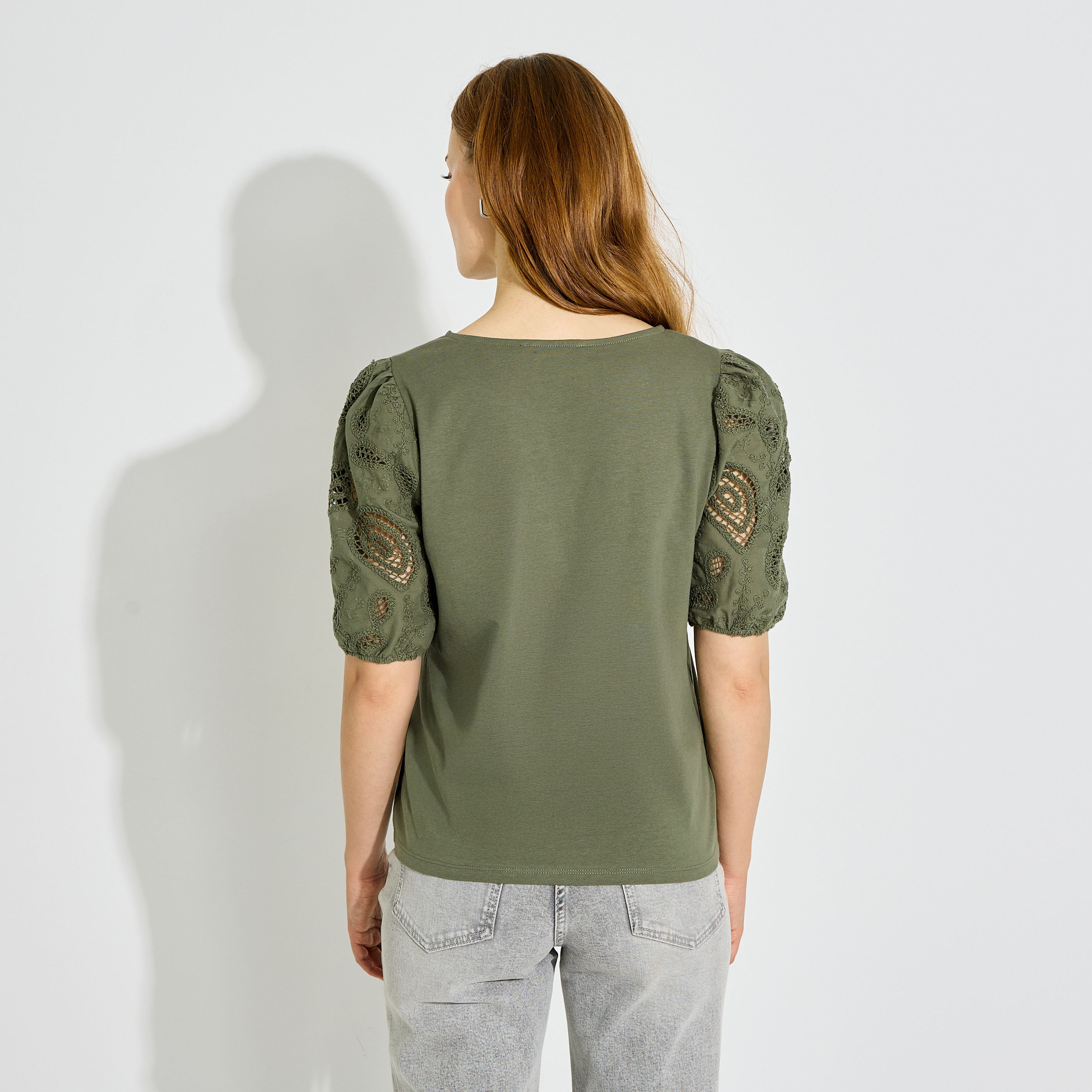 T-shirt manches broderie anglaise femme