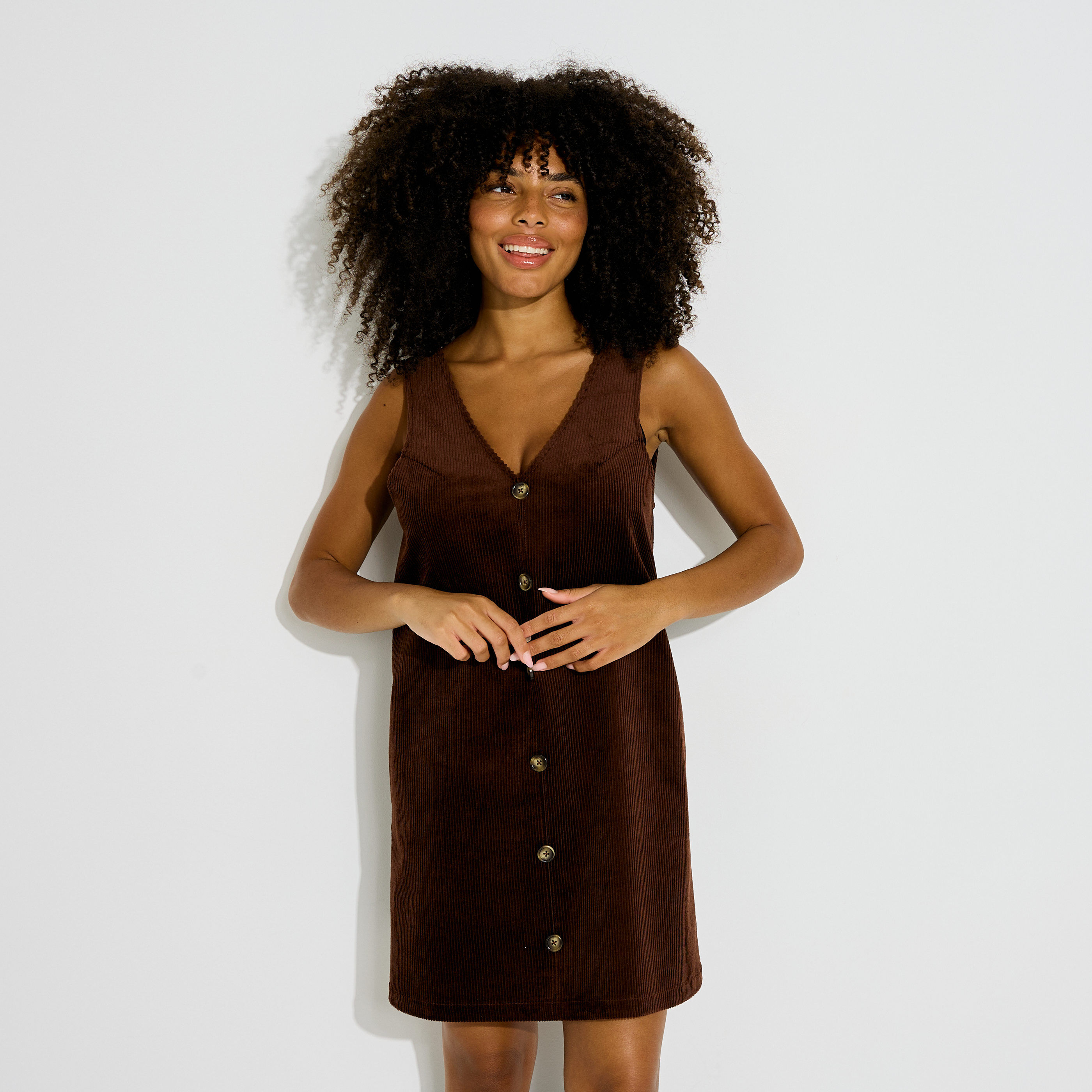 Robe chasuble velours c&ocirc;tel&eacute; col V 