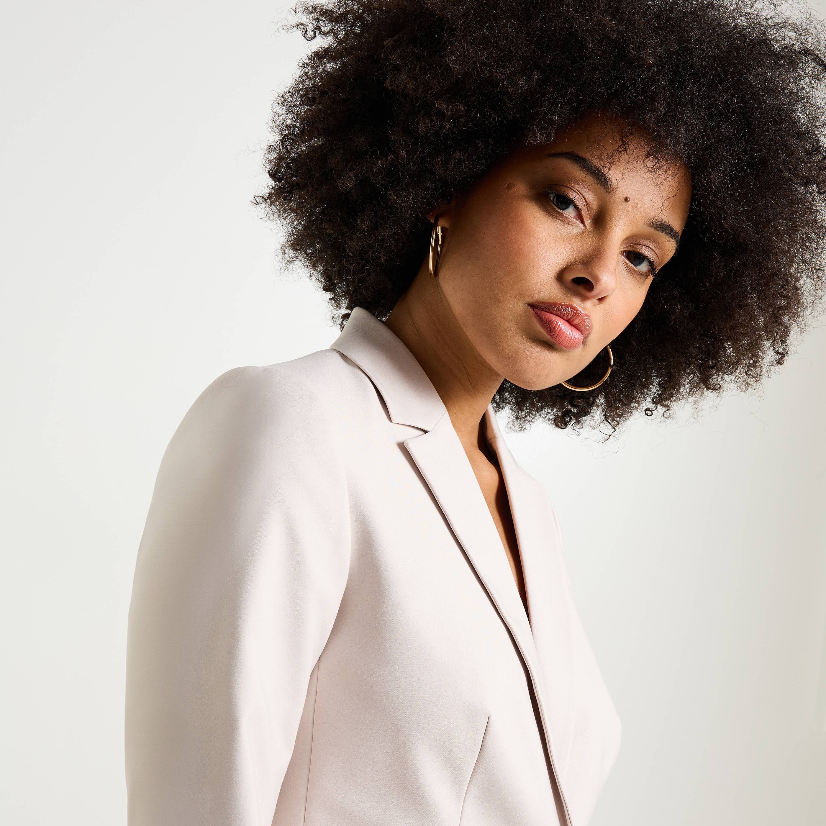 Blazer cintr&eacute; femme