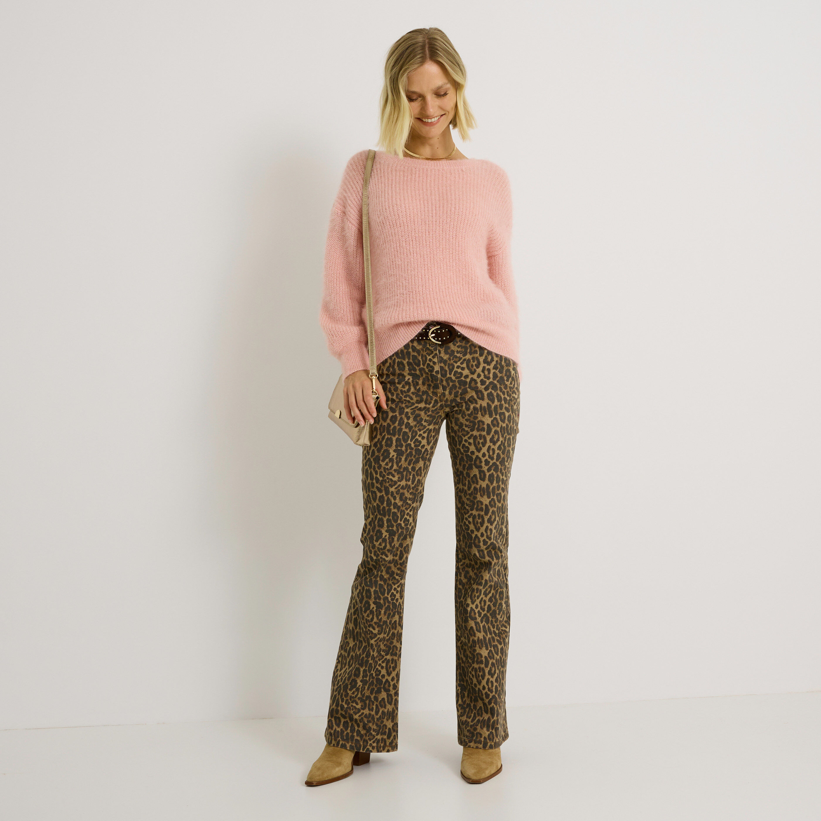 Pull fluffy &agrave; col rond femme