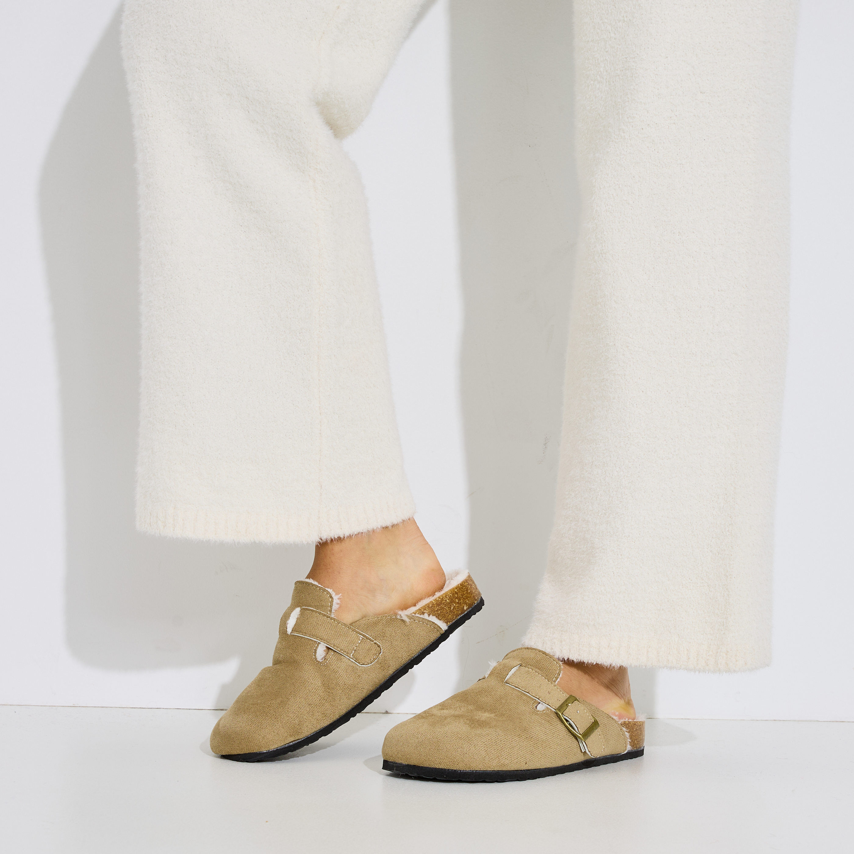 Chaussons mules sabots femme