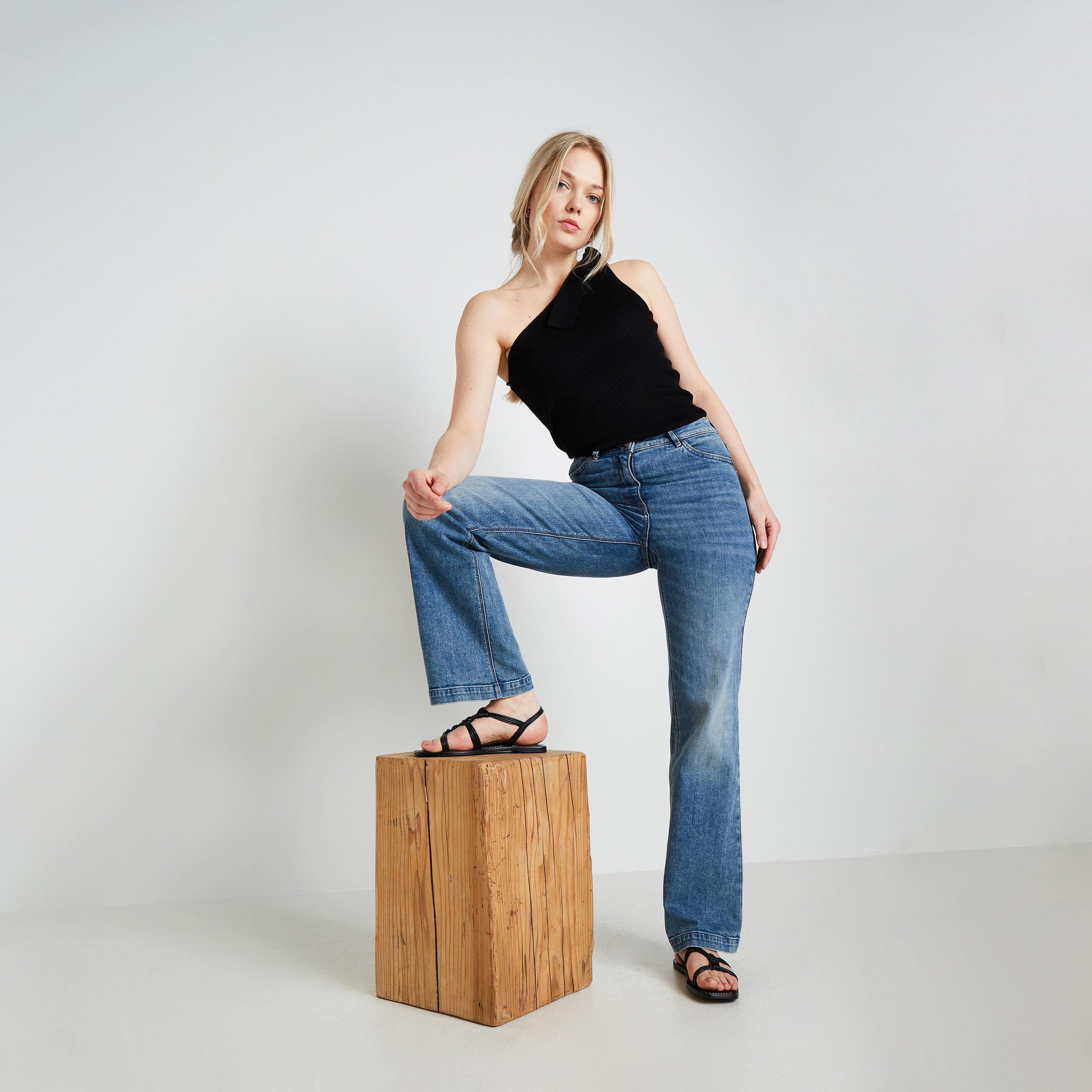 D&eacute;bardeur asym&eacute;trique femme