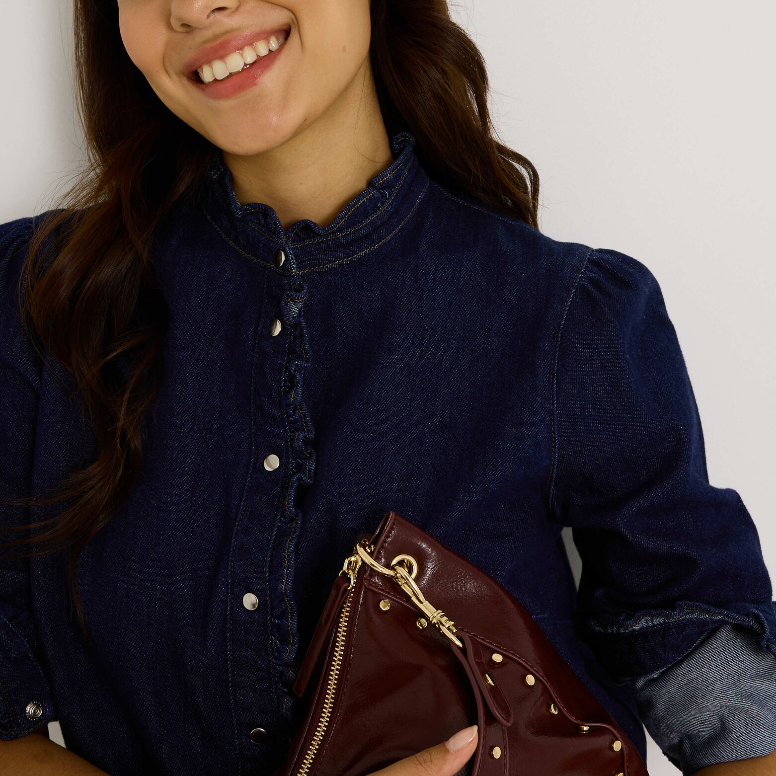 Blouse en denim à col volanté femme
