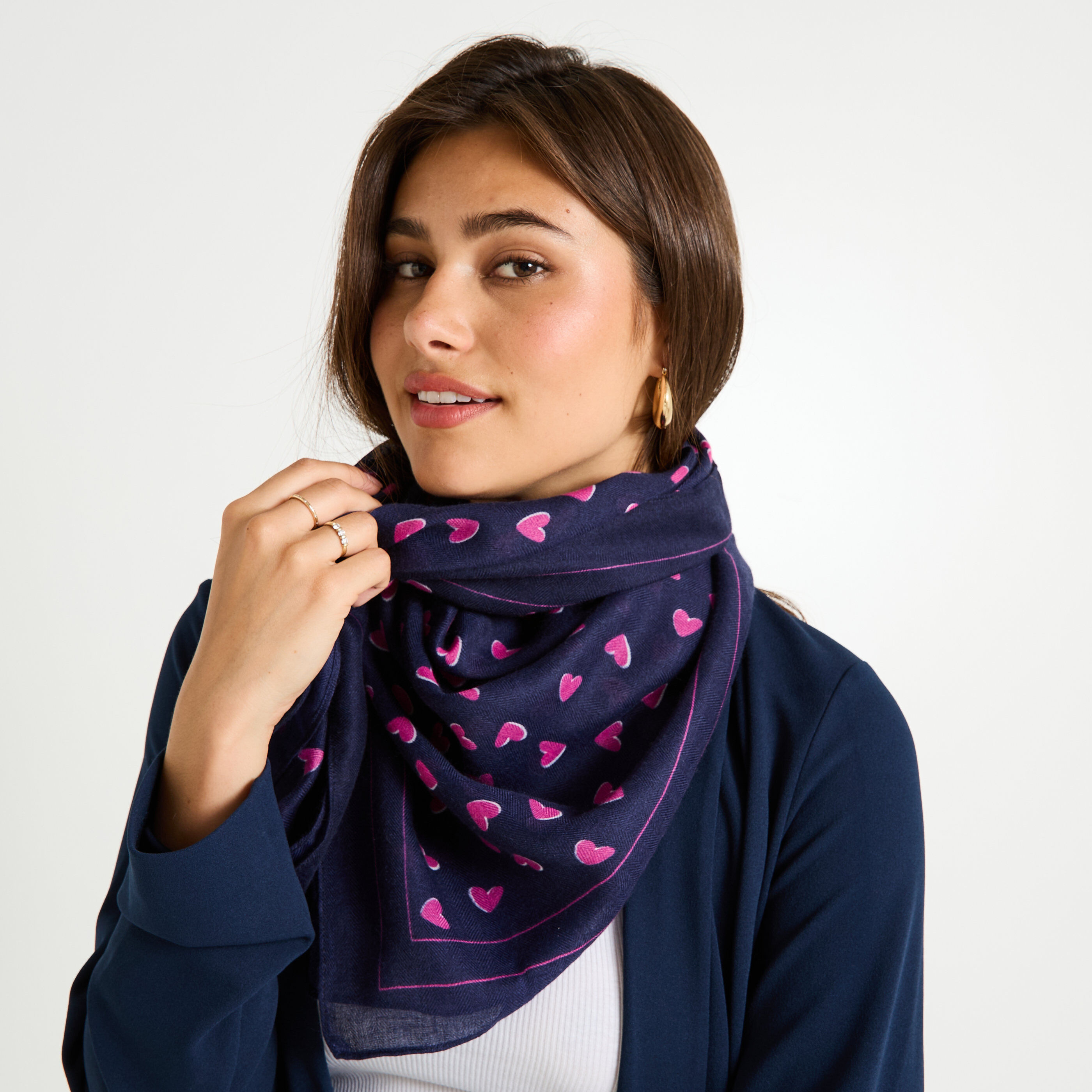 Foulard carr&eacute; imprim&eacute; coeur 