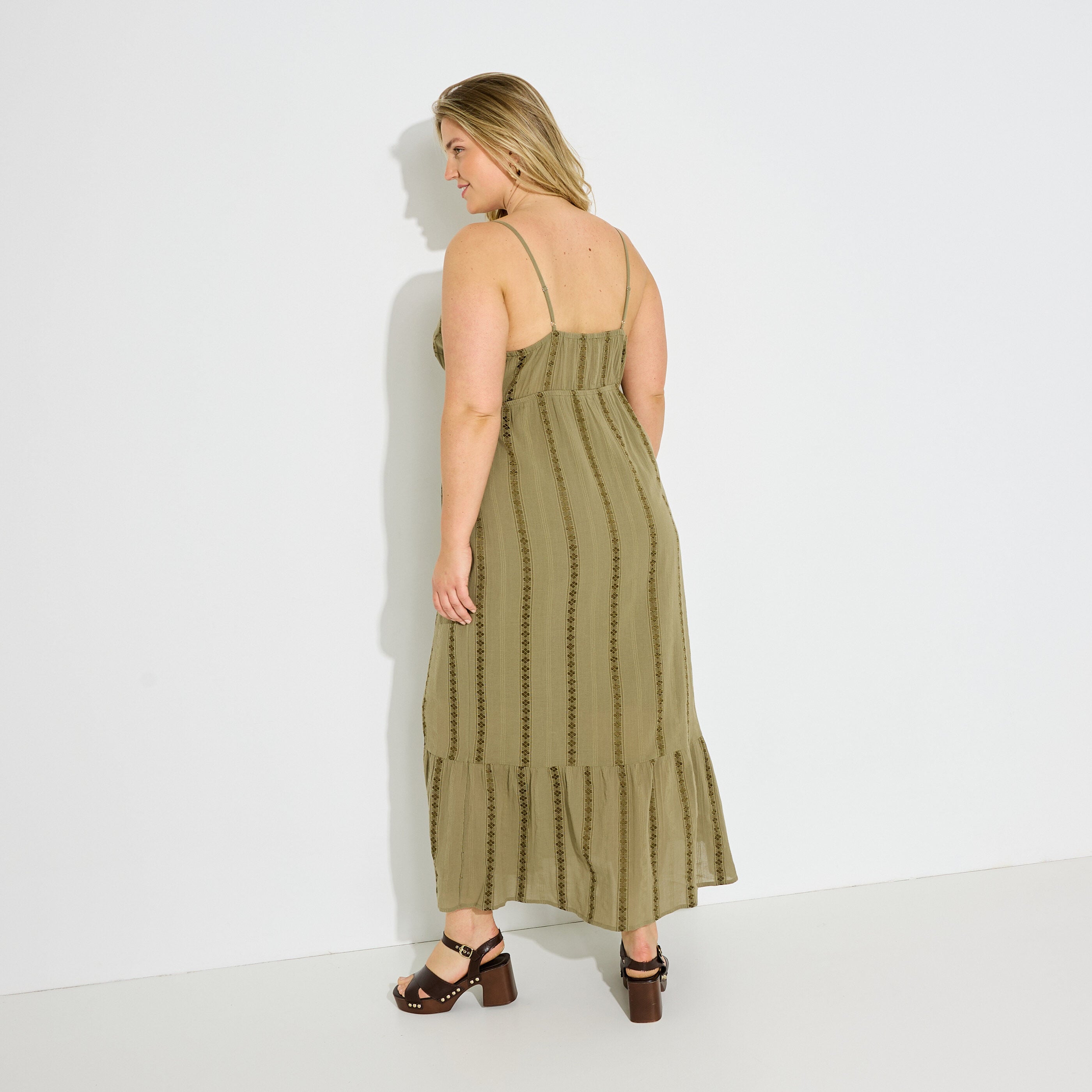 Robe boh&egrave;me longue &agrave; bretelles