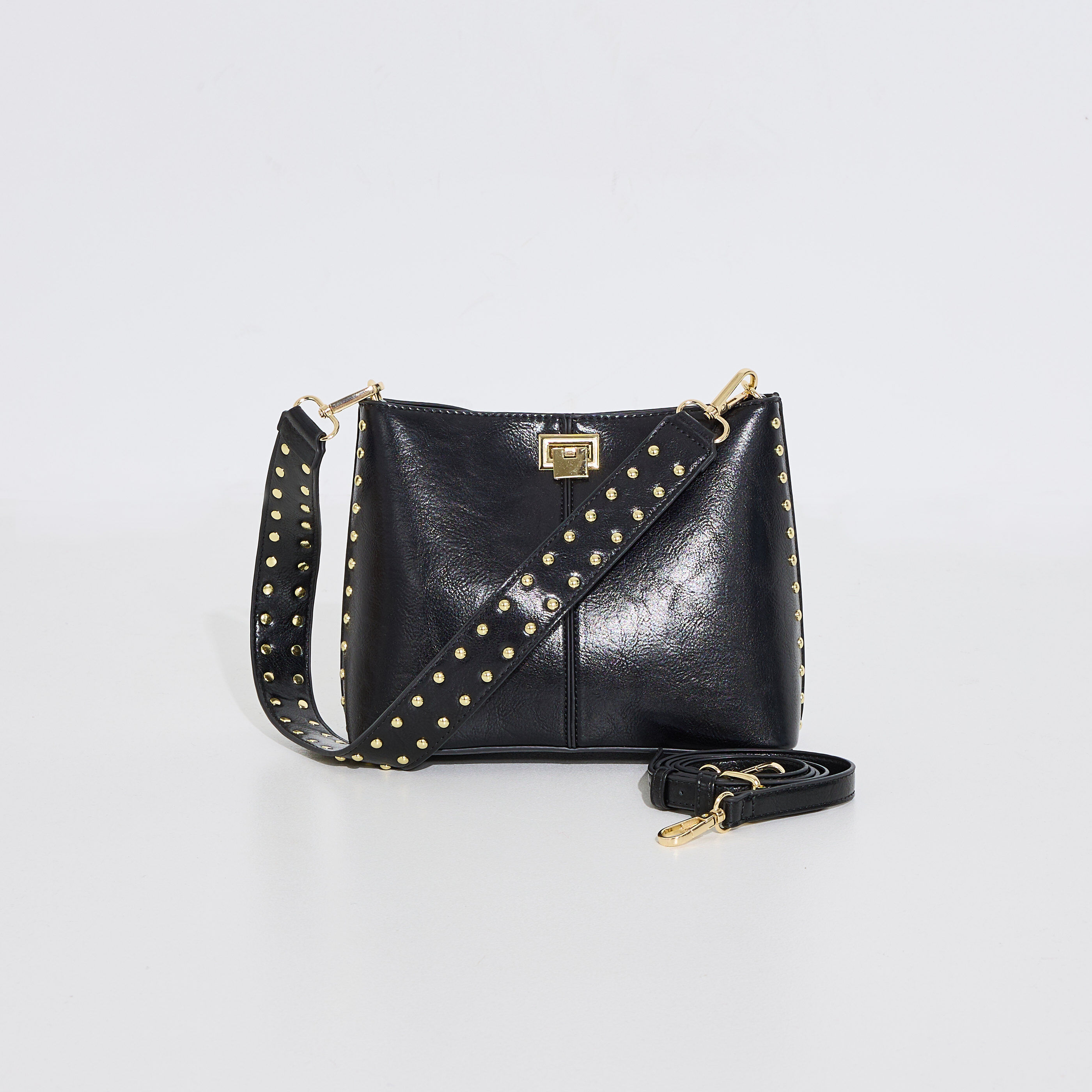 Sac seau anses clout&eacute;es femme
