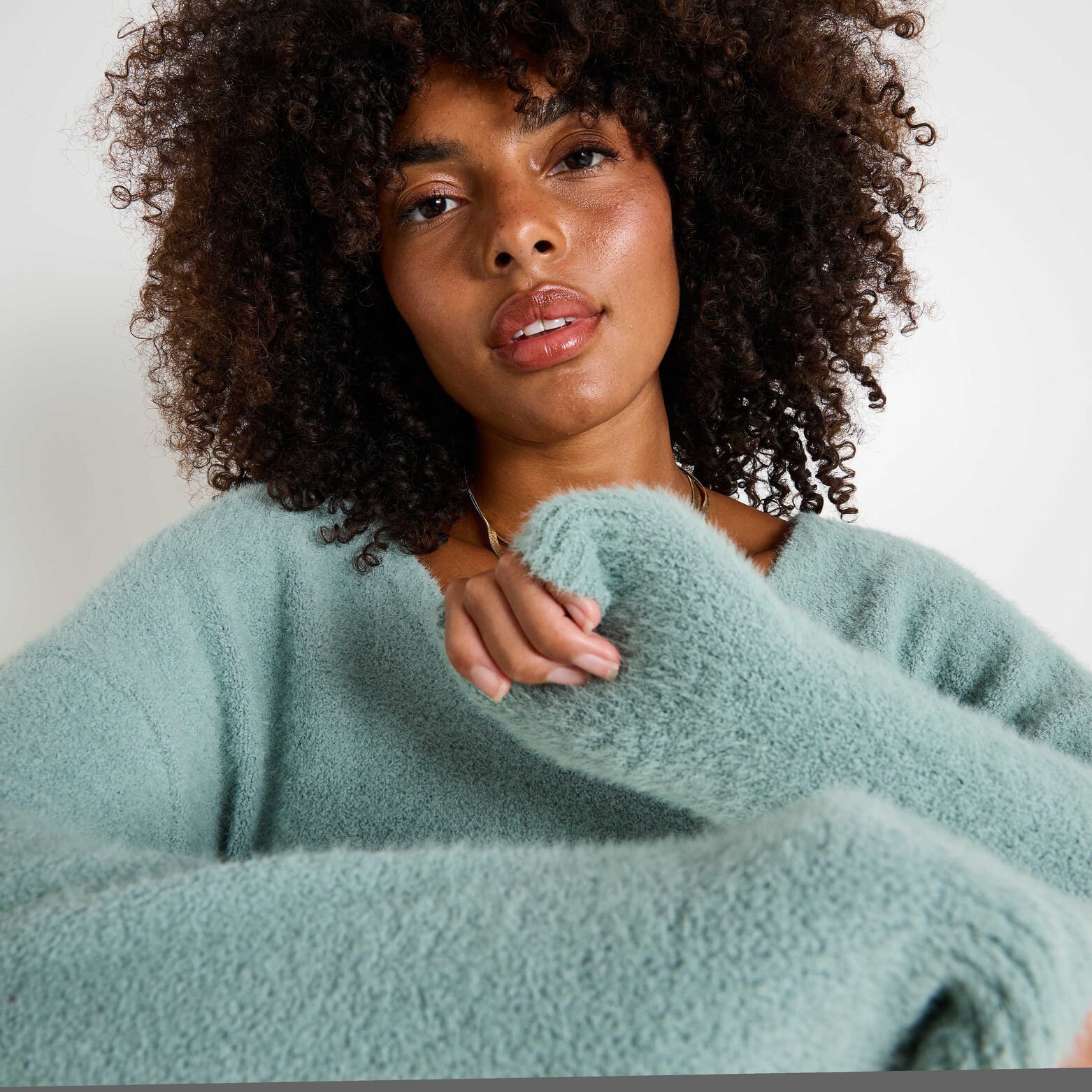 Pull fluffy à col V femme