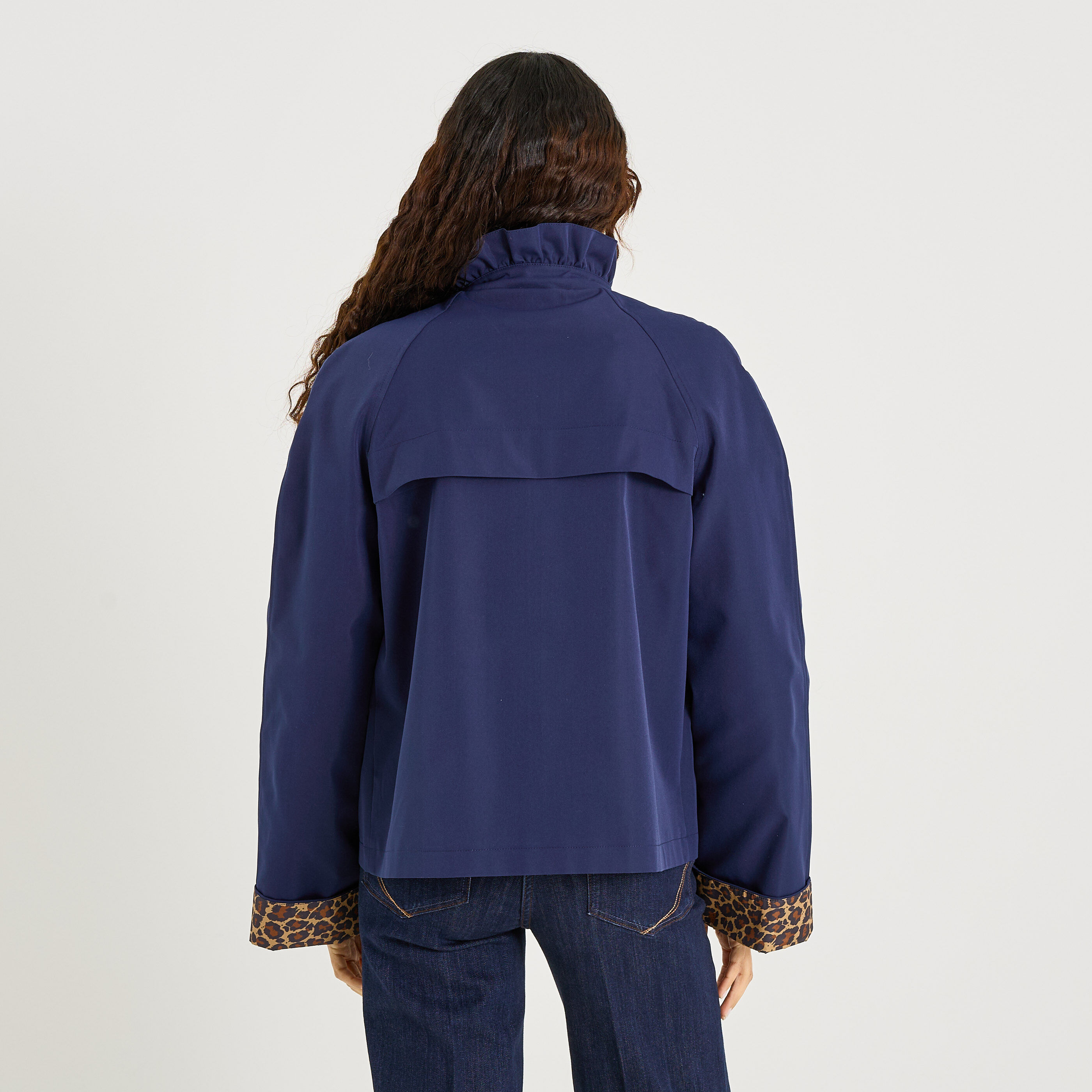 Trench court col montant femme