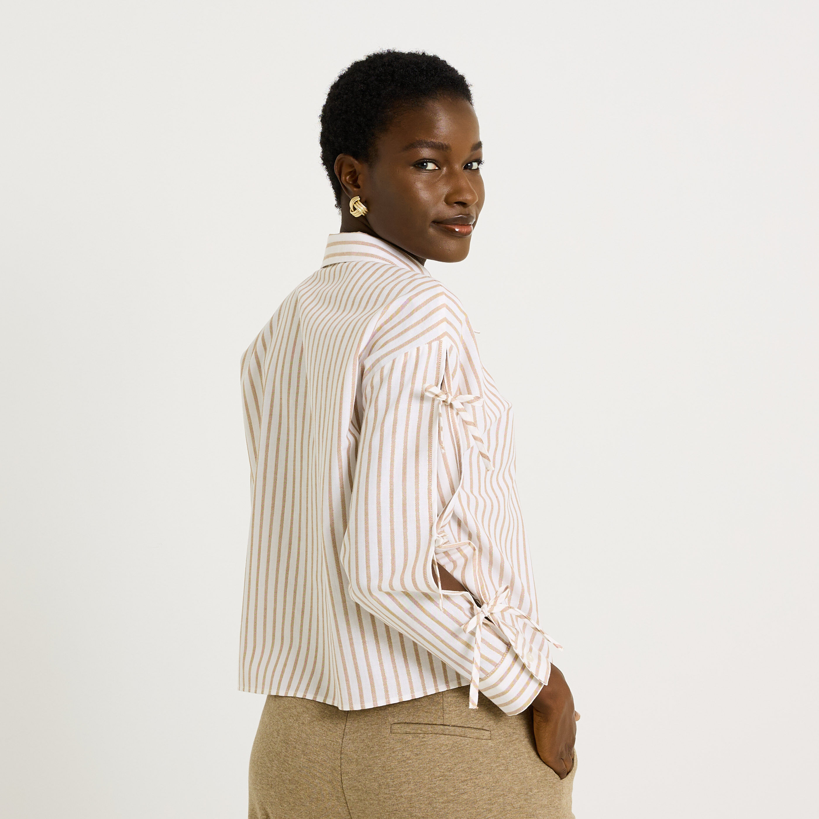 Chemise ray&eacute;e avec n&oelig;uds femme