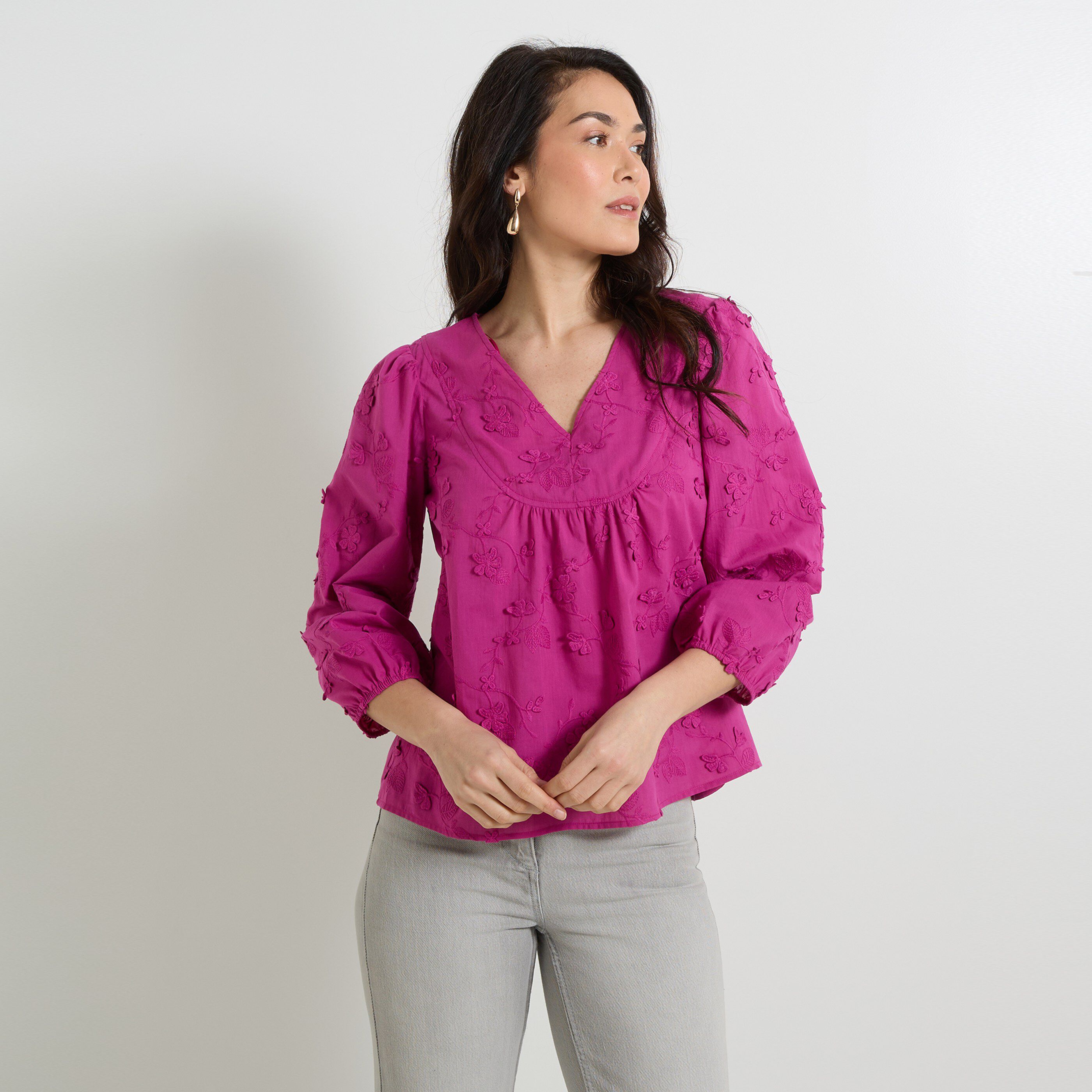 Blouse brod&eacute;e femme