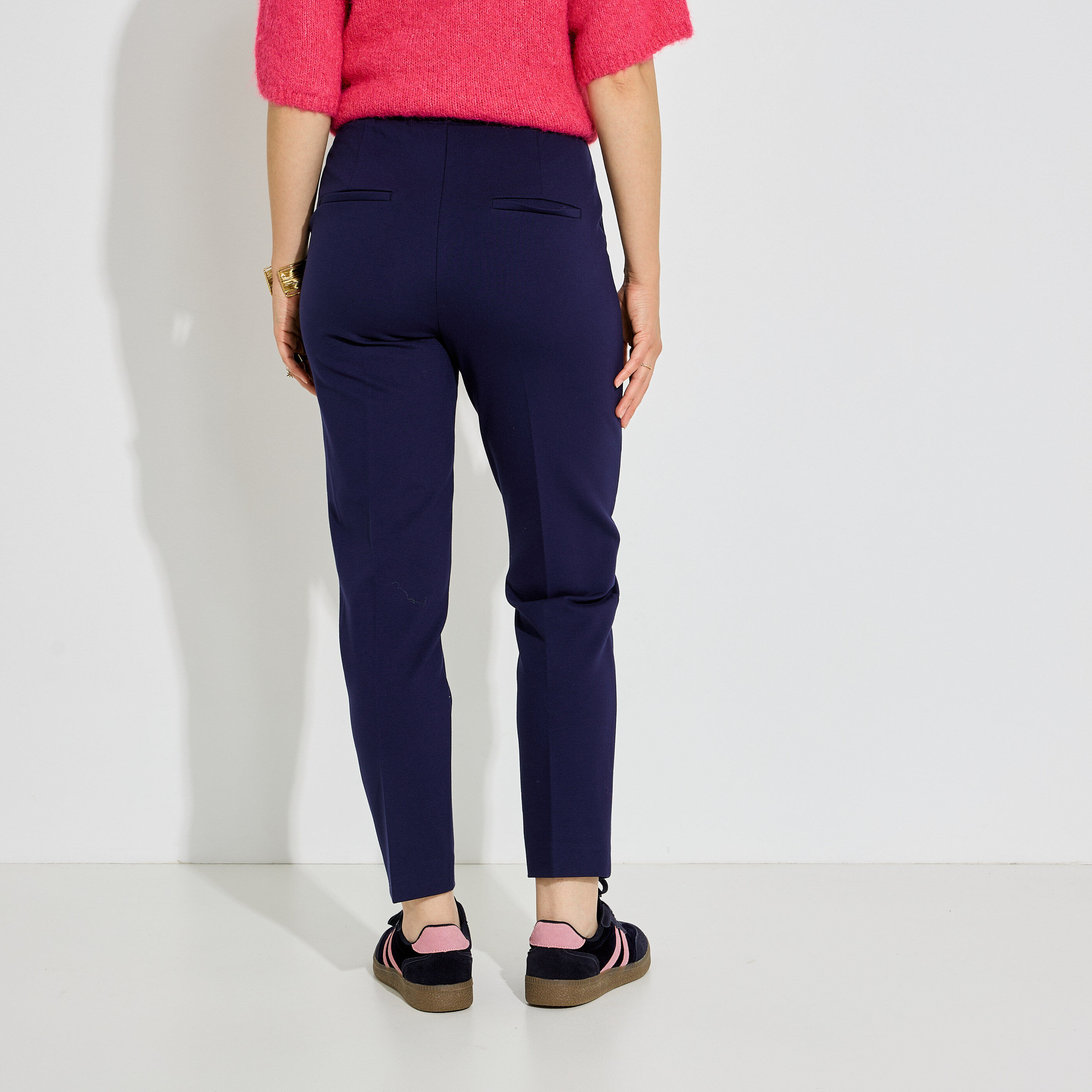 Pantalon fusel&eacute; en maille femme
