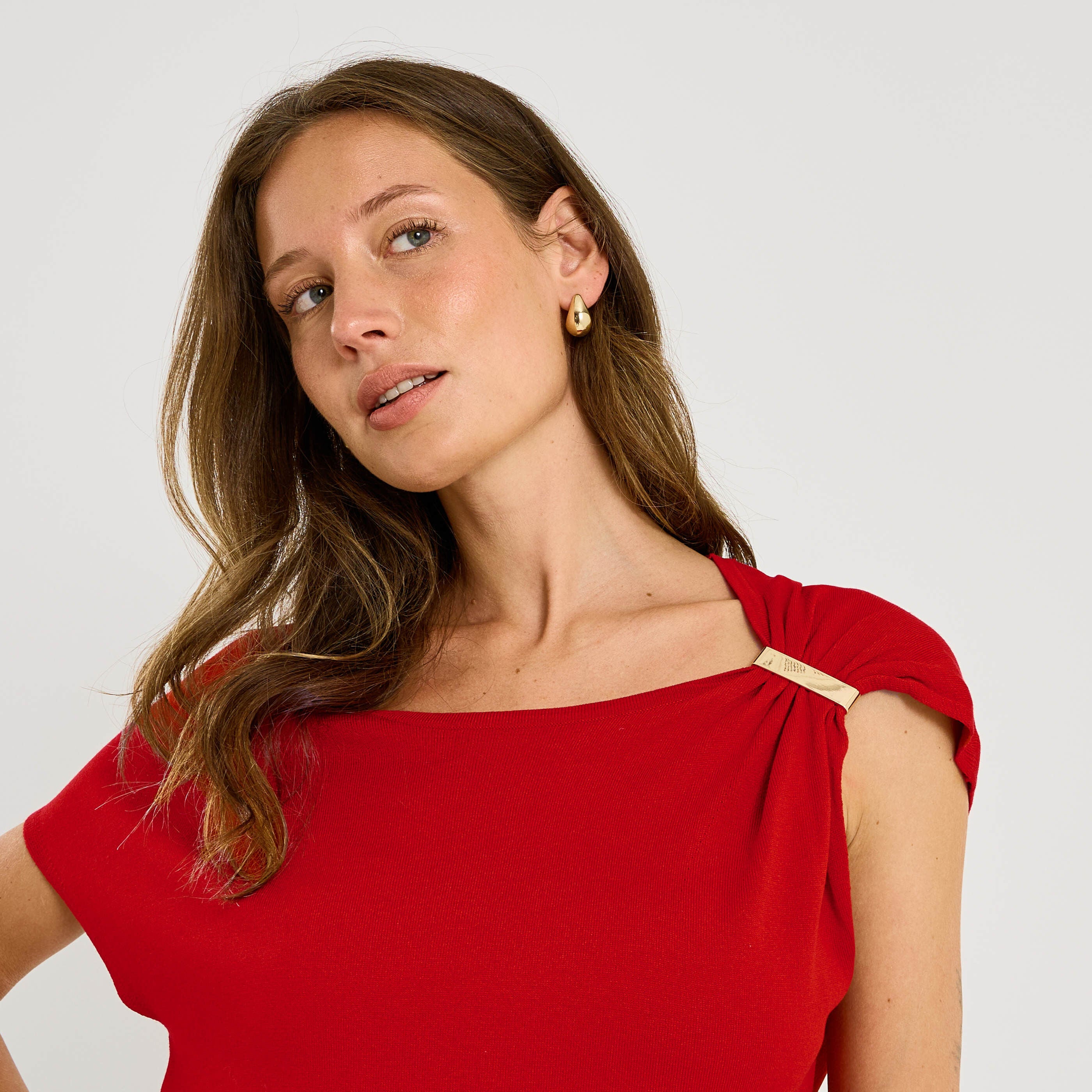 Pull brillant d&eacute;tail bijou femme