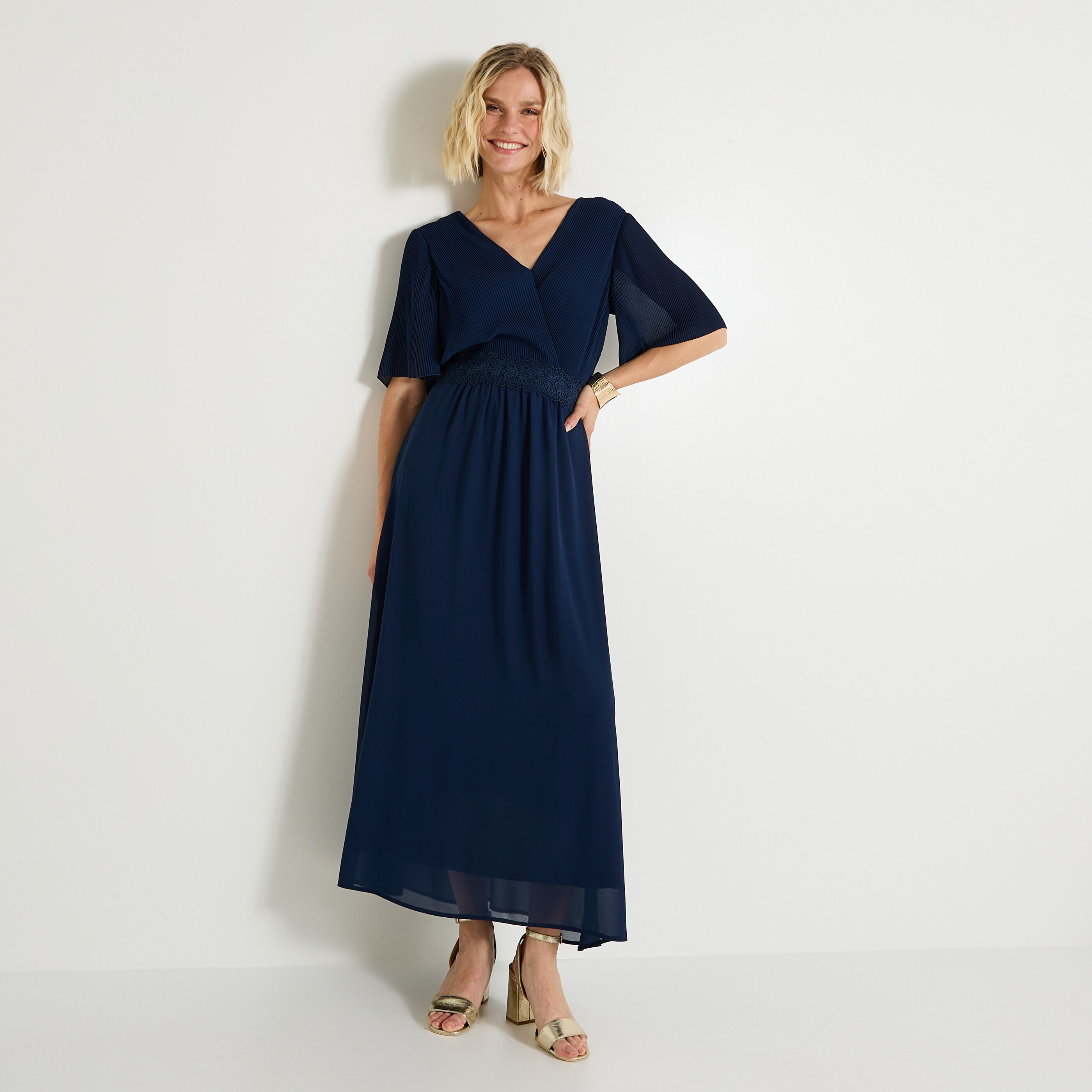 Robe longue cocktail &agrave; col V