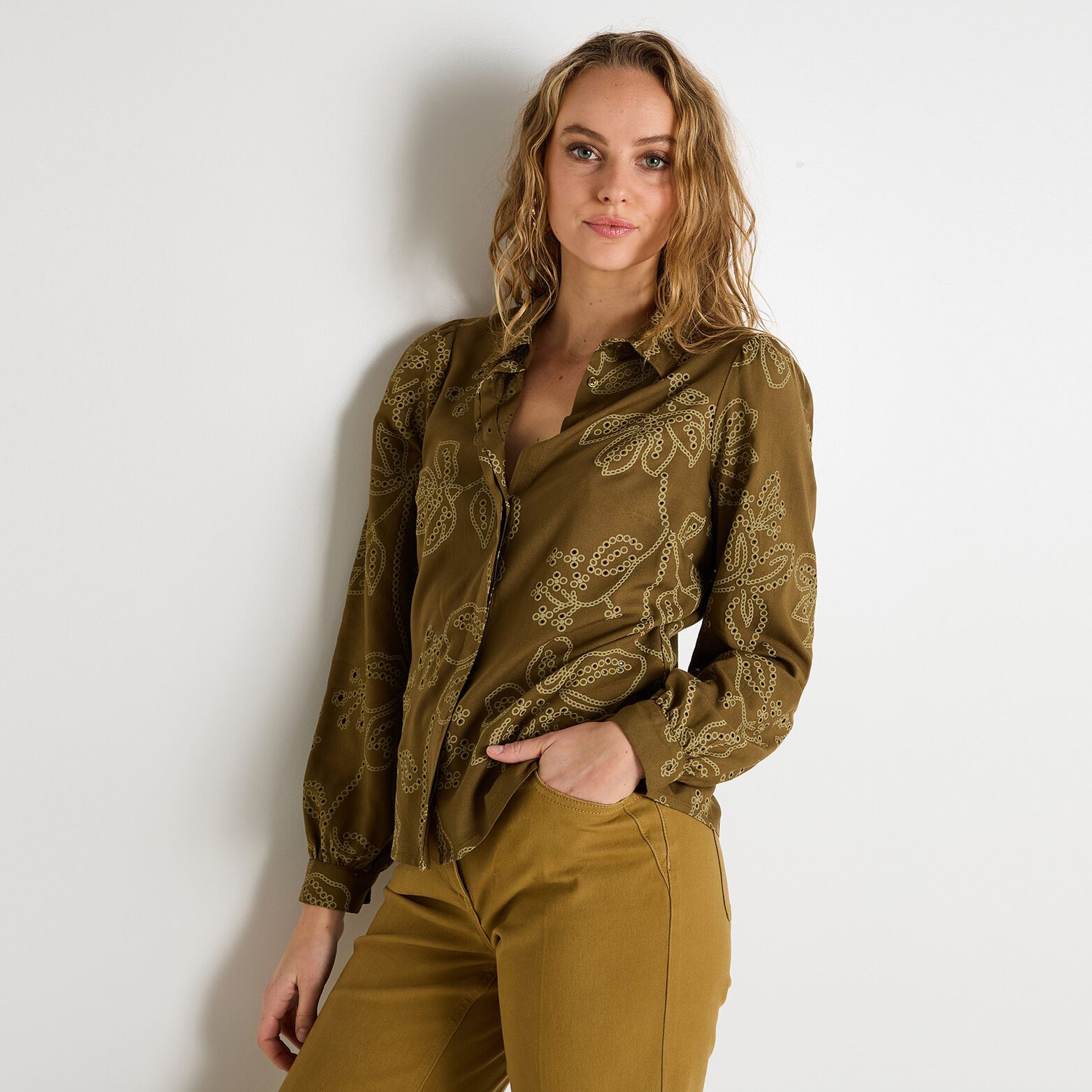 Chemise à détails ajourés femme