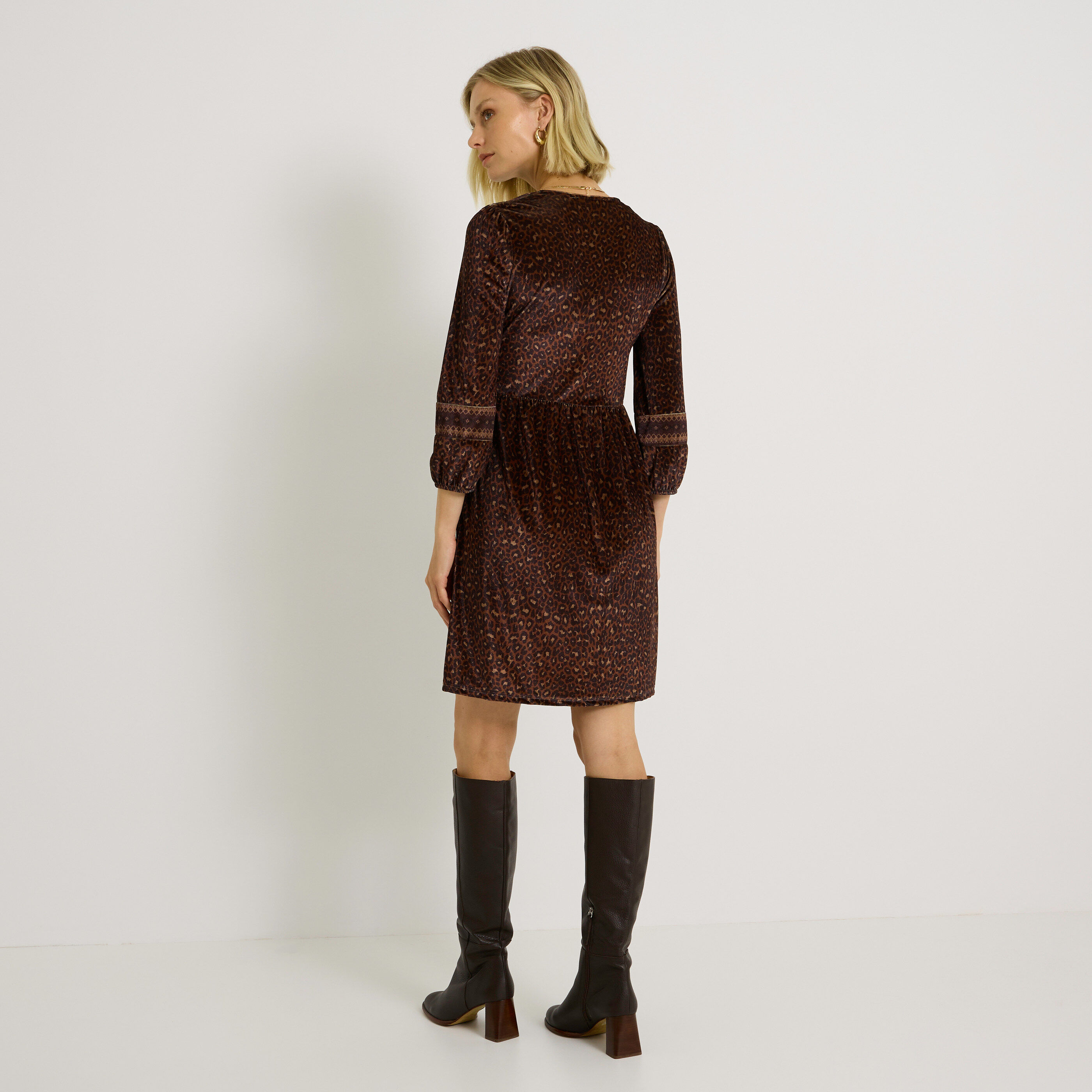 Robe en velours imprim&eacute; l&eacute;opard