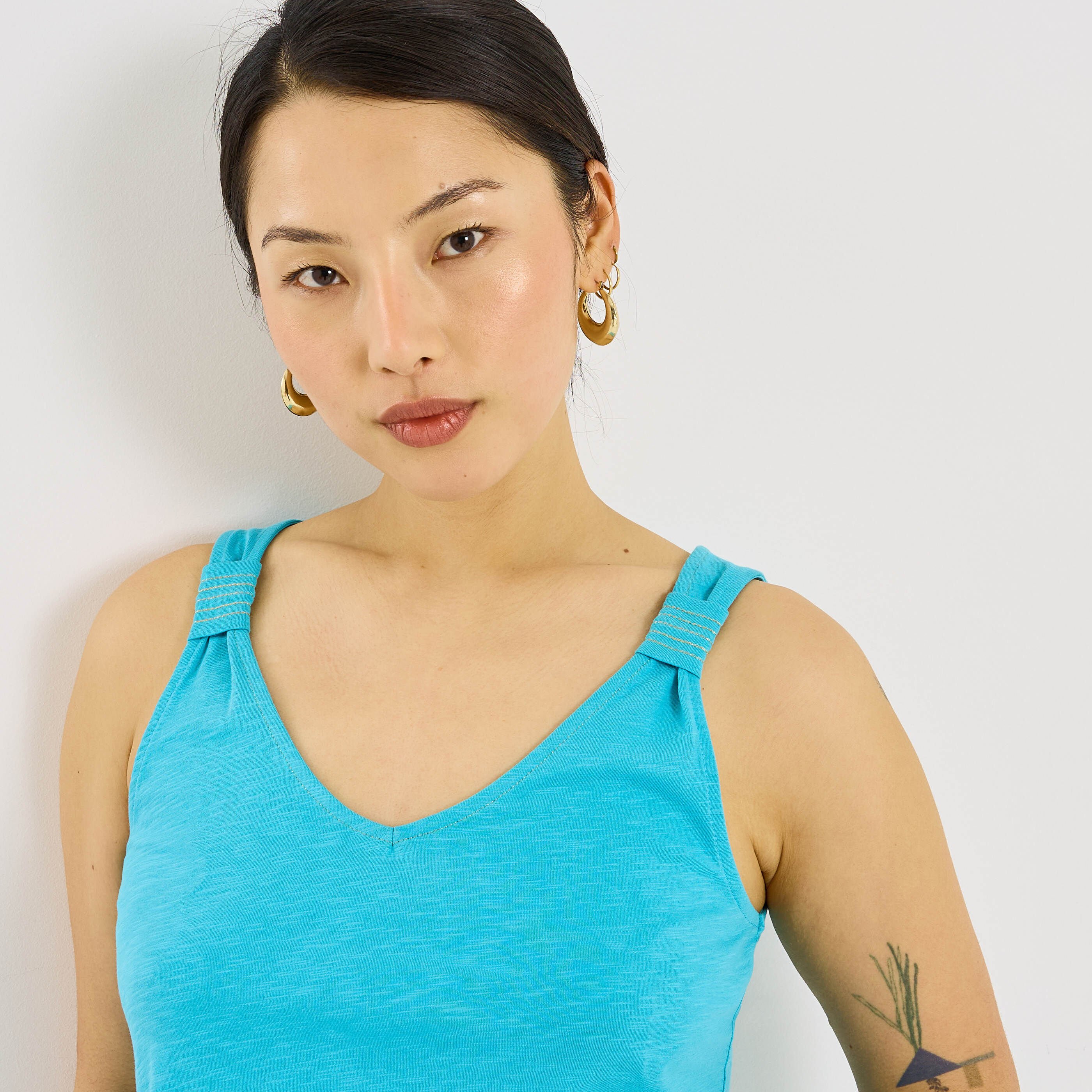 D&eacute;bardeur col V uni femme