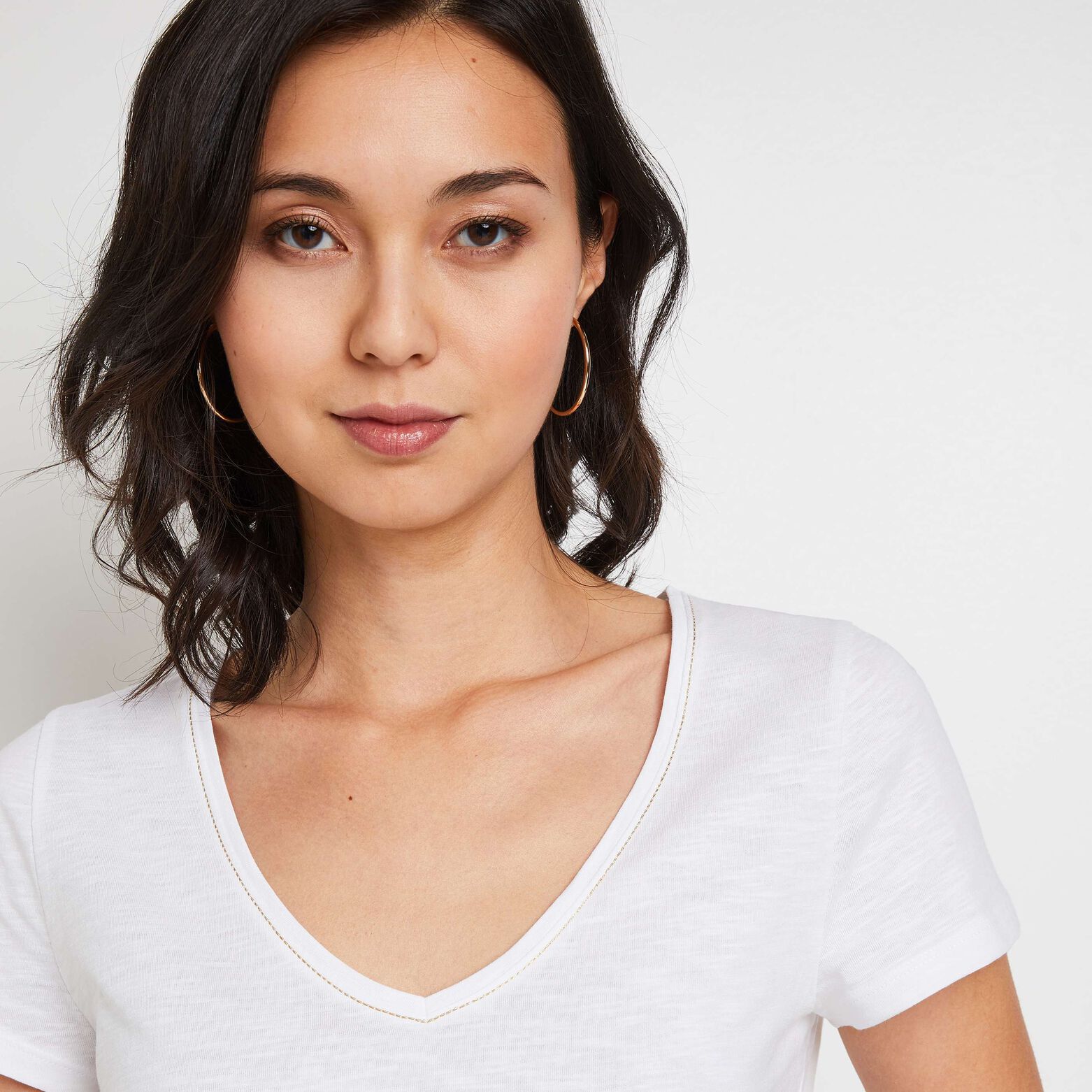 T-shirt manches courtes V femme