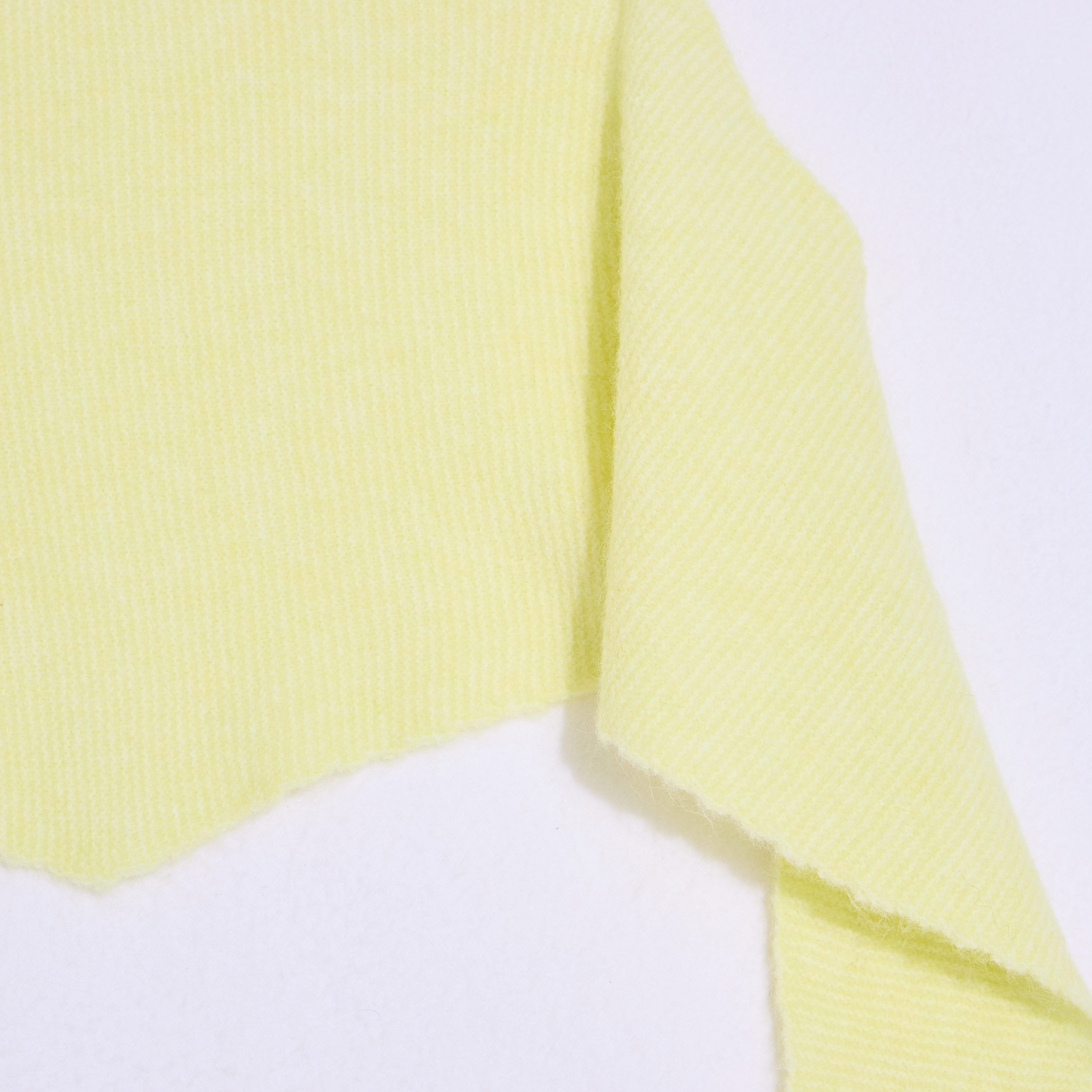 Echarpe forme triangle en maille femme