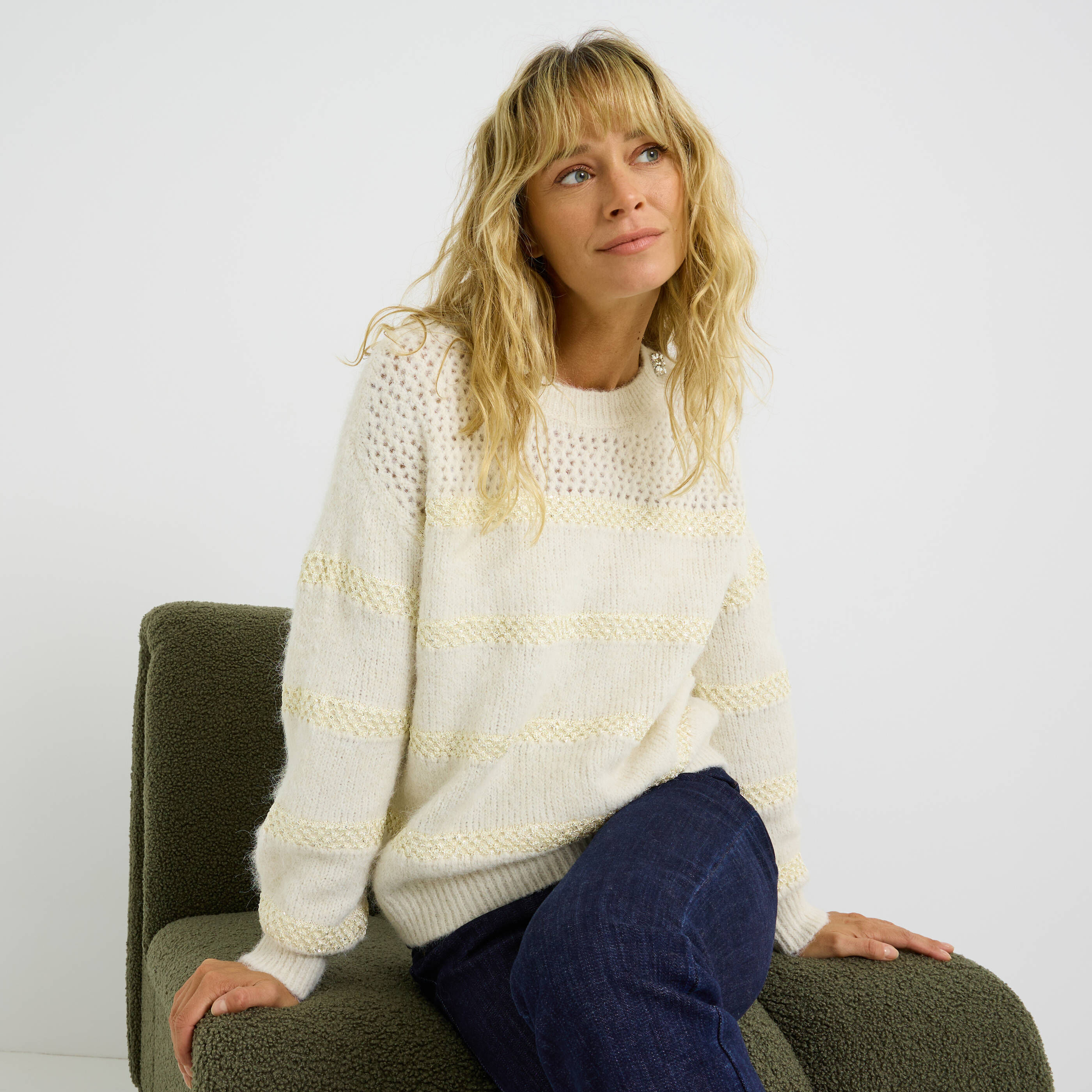 Pull col rond d&eacute;tails ajour&eacute;s femme