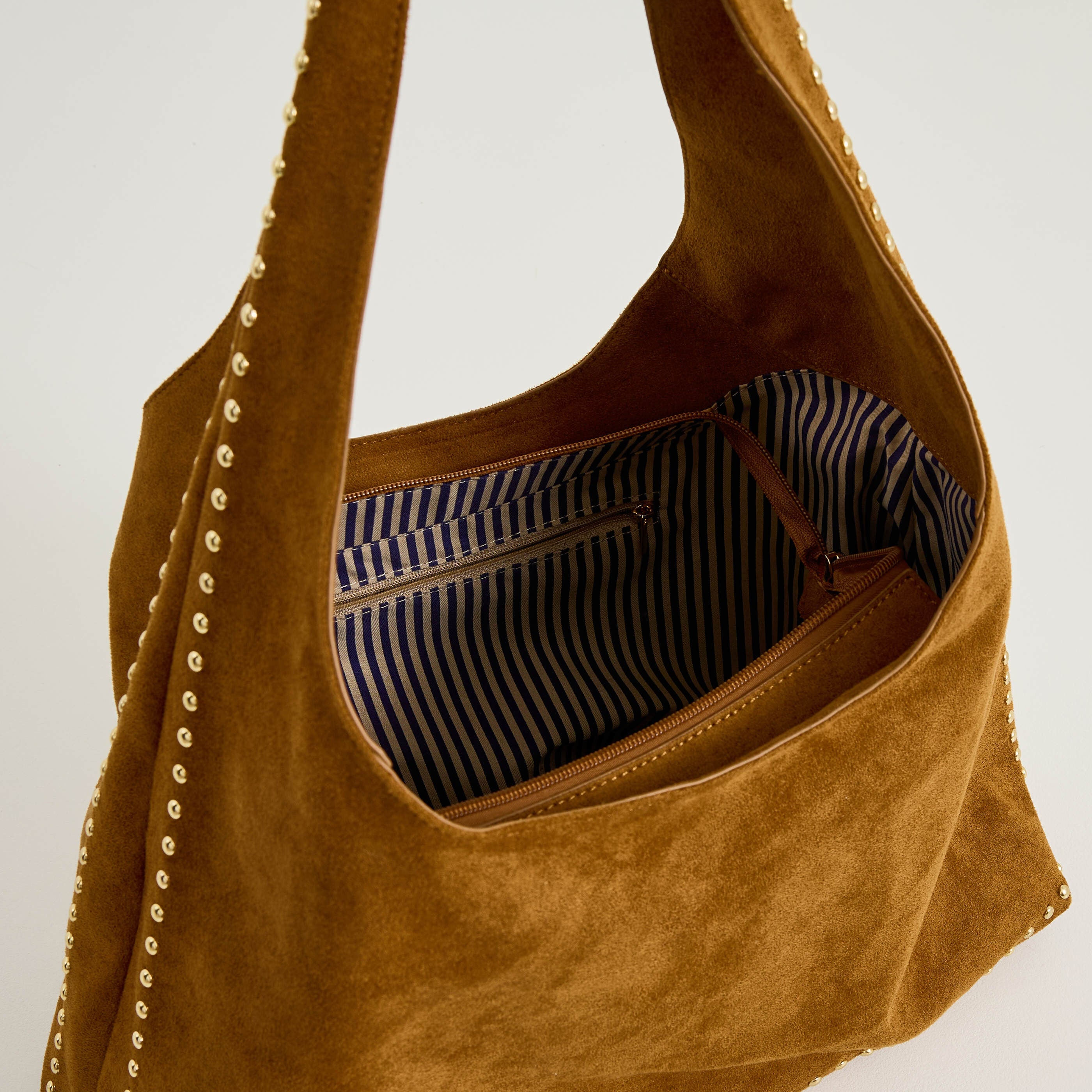 Grand sac port&eacute; &eacute;paule avec clous femme