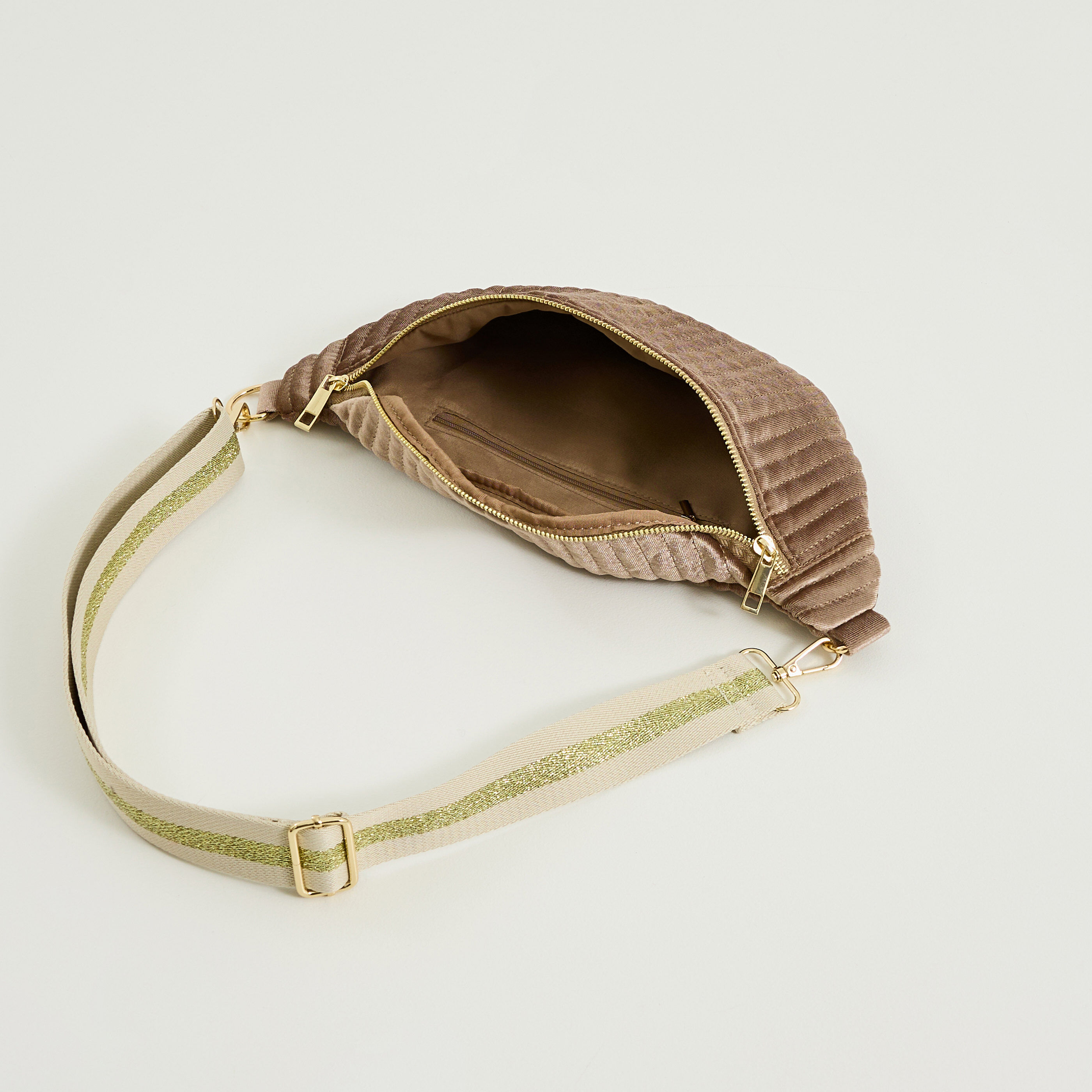 Sac banane en velours matelass&eacute; femme