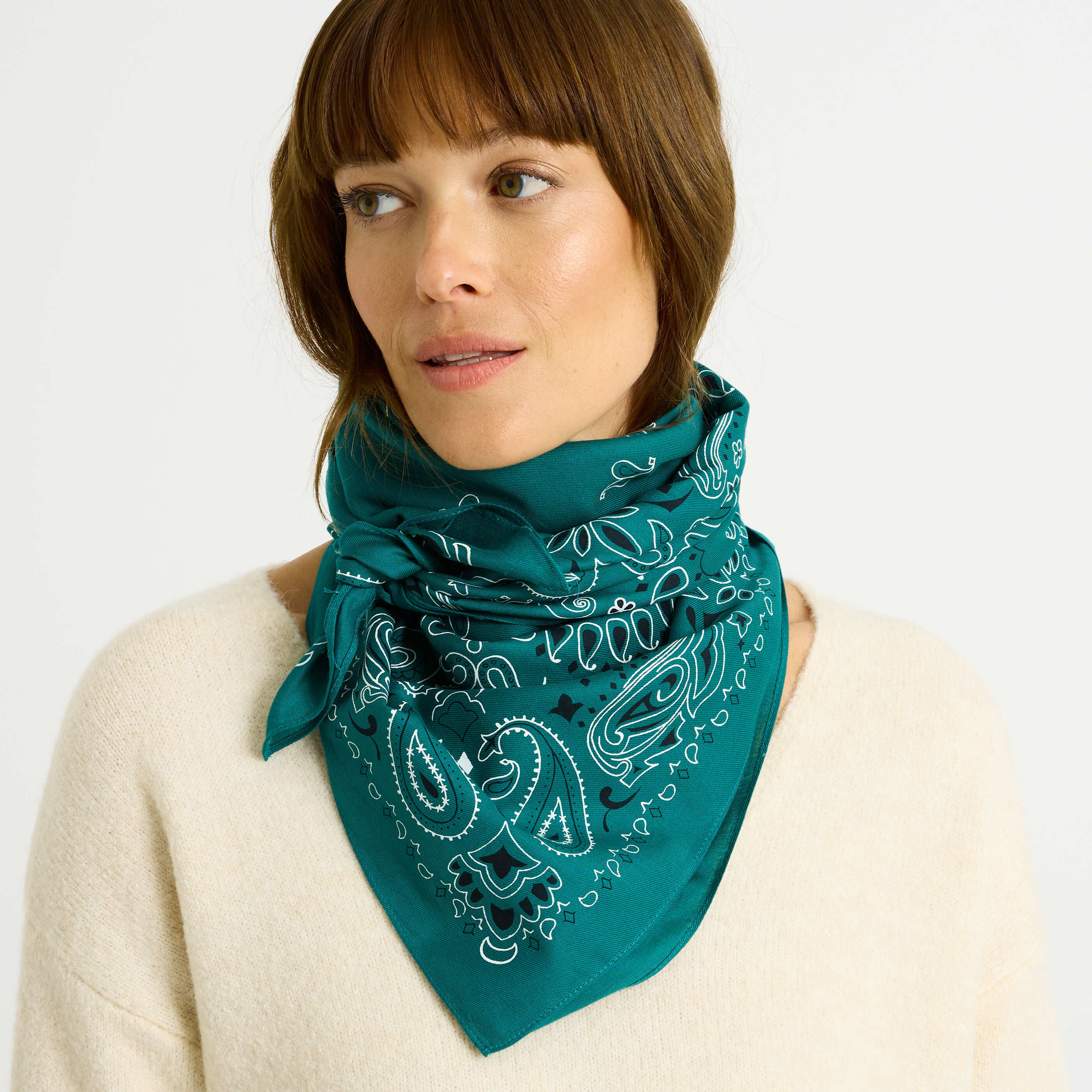 Foulard carr&eacute; motif paisley femme