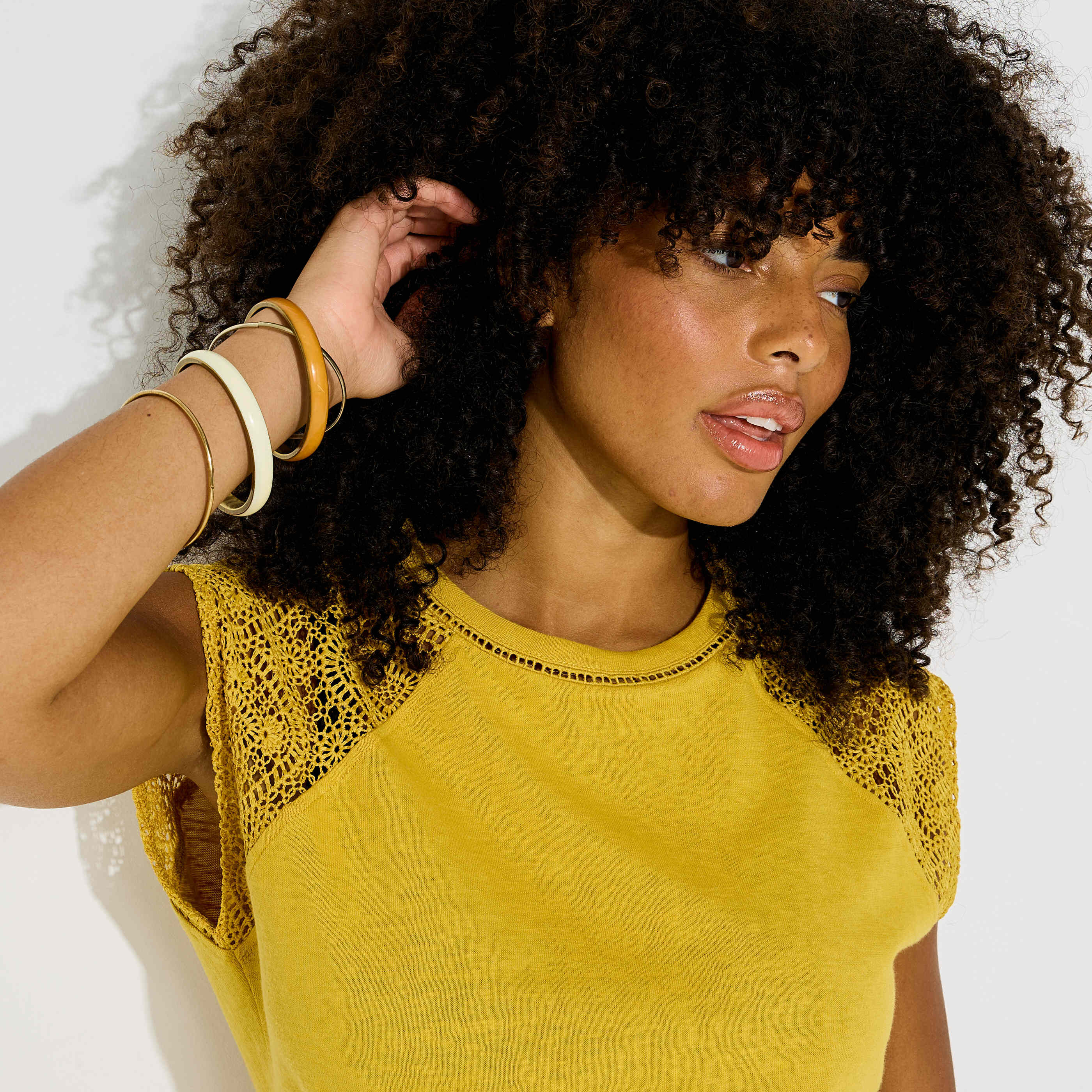 T-shirt uni &agrave; guipure femme