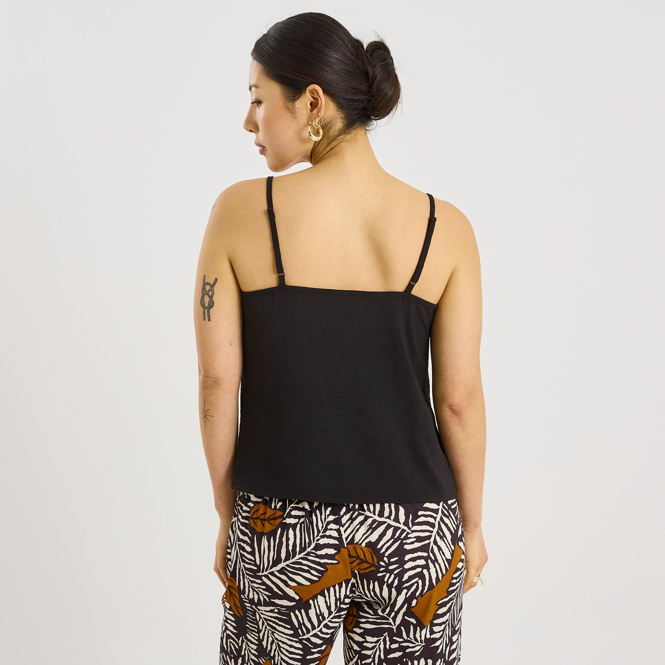 D&eacute;bardeur bretelles fines femme