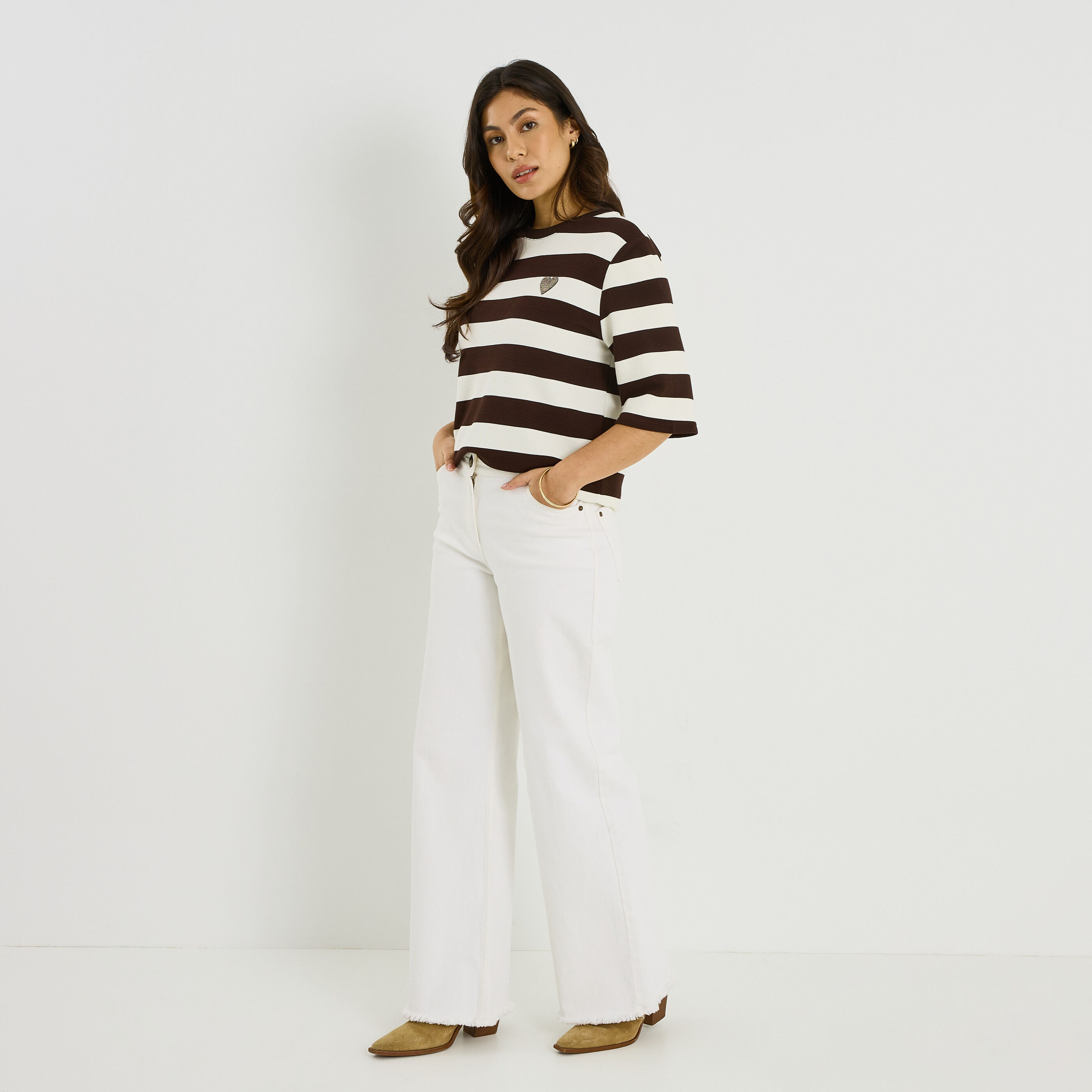 Sweat ray&eacute; c&oelig;ur poitrine femme