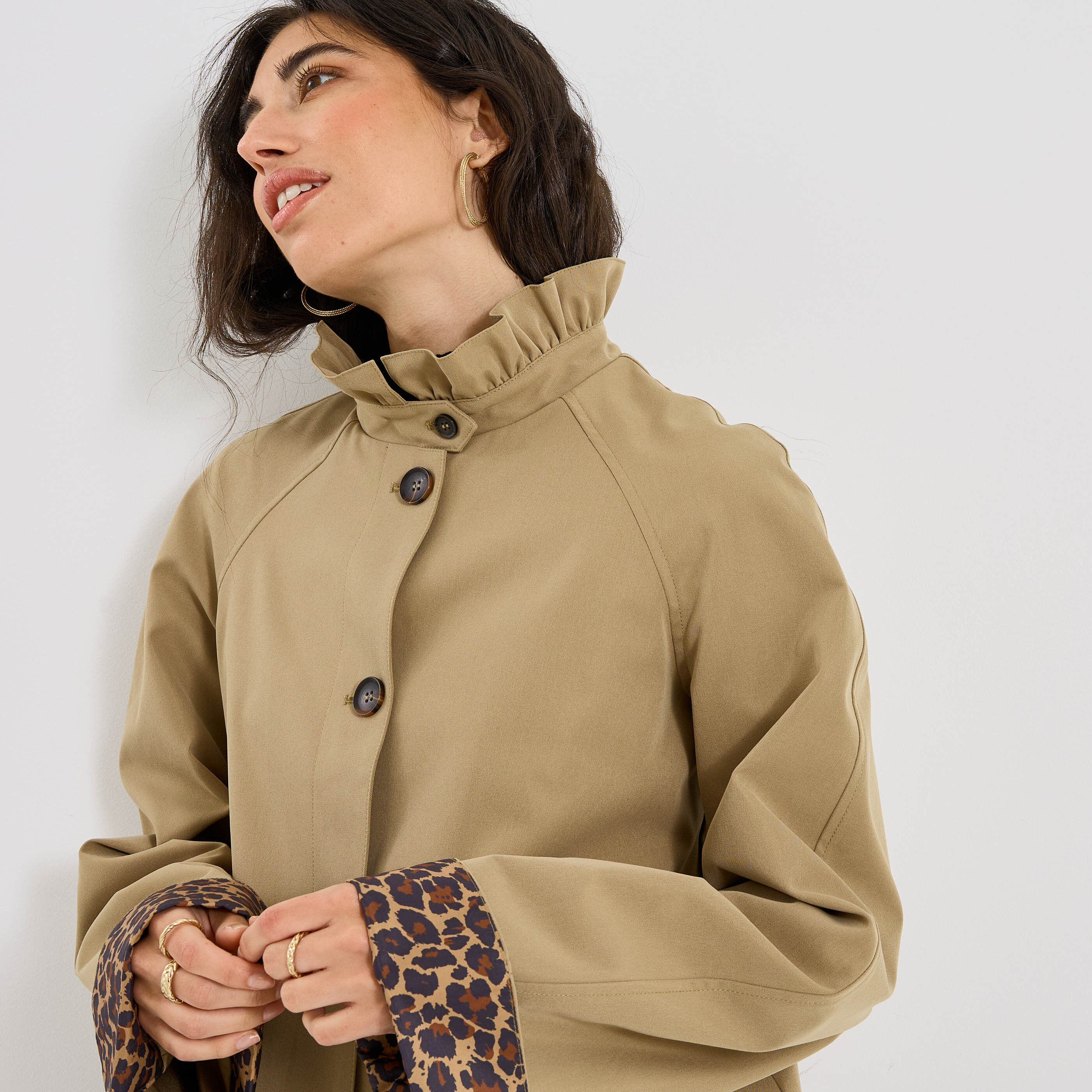 Trench court col montant femme