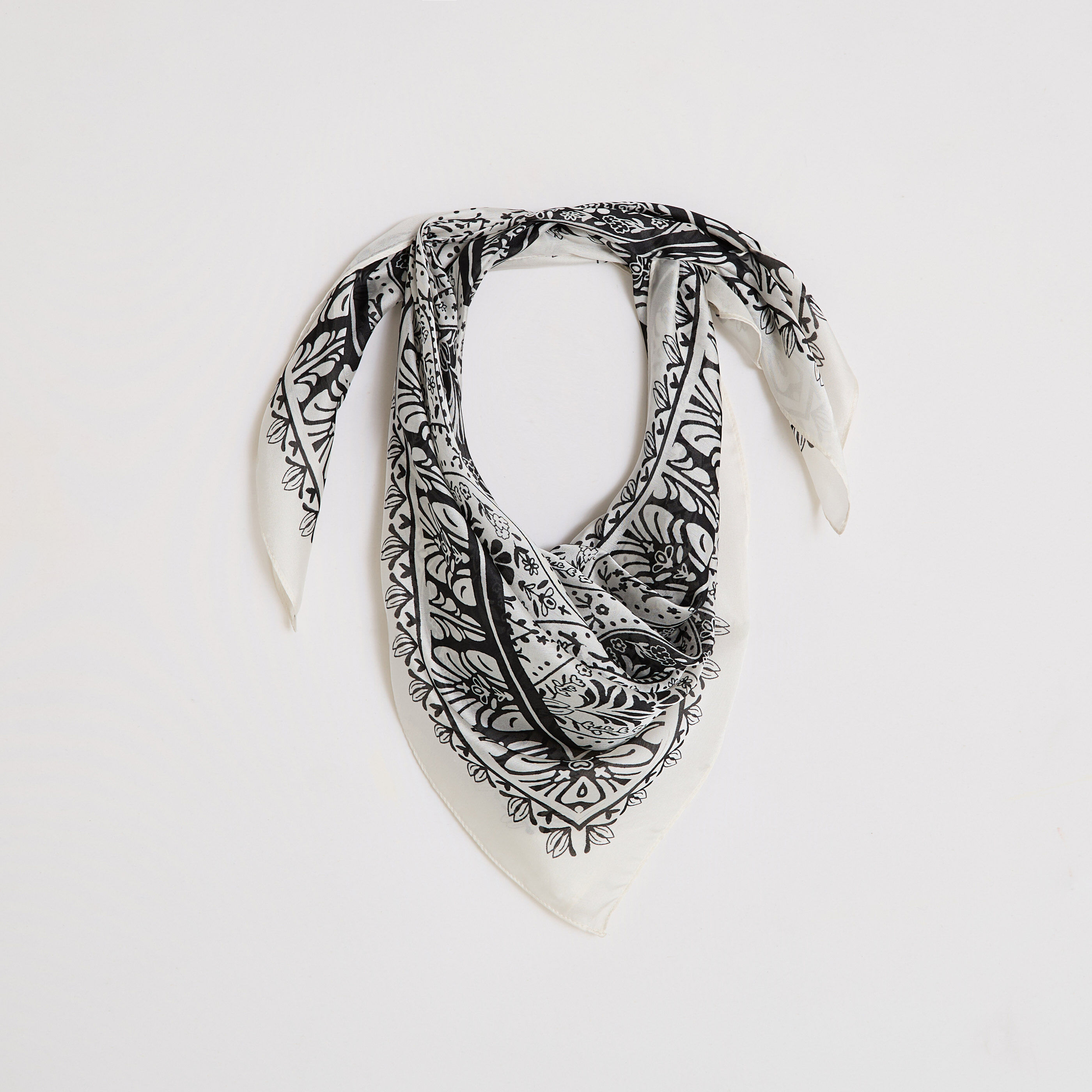 Foulard carr&eacute; imprim&eacute; femme